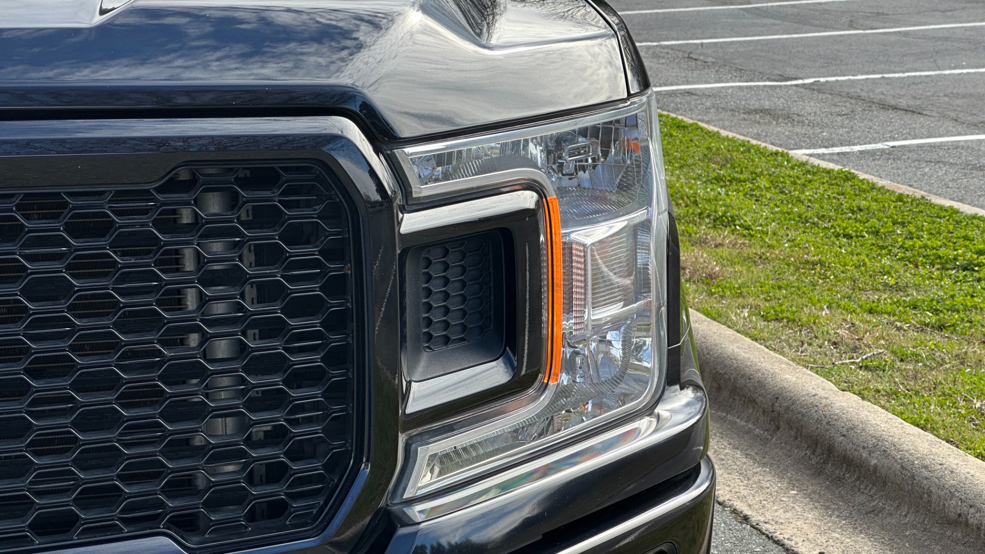 Used 2020 Ford F-150 XLT / STX PKG / SPORT PKG / 5.0L V8 / POWER EQUIPMENT / BED RACK for sale $33,900 at Formula Imports in Charlotte NC 28227 40