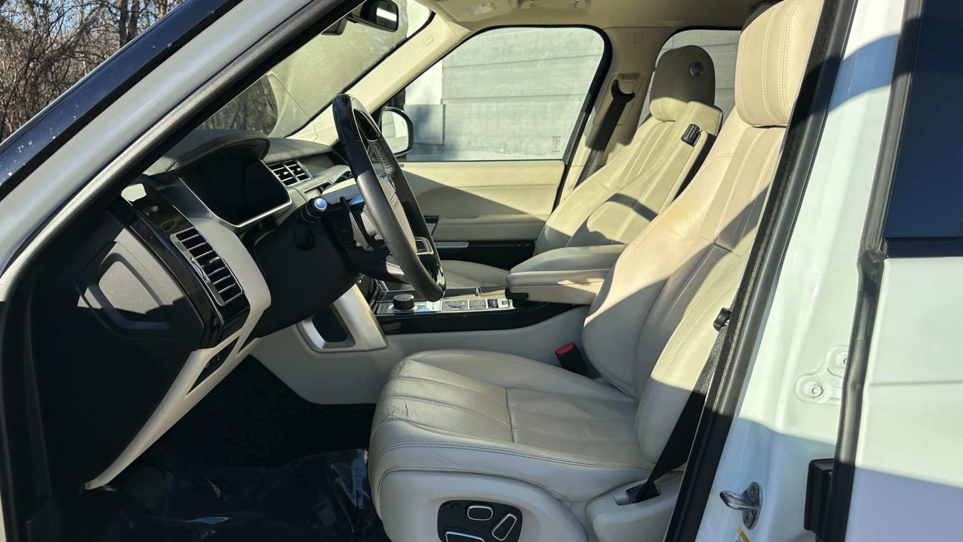 Used 2013 Land Rover Range Rover HSE / MERIDIAN SOUND / TOW PACK / VISION ASSIST / CLIMATE COMFORT for sale $30,995 at Formula Imports in Charlotte NC 28227 12