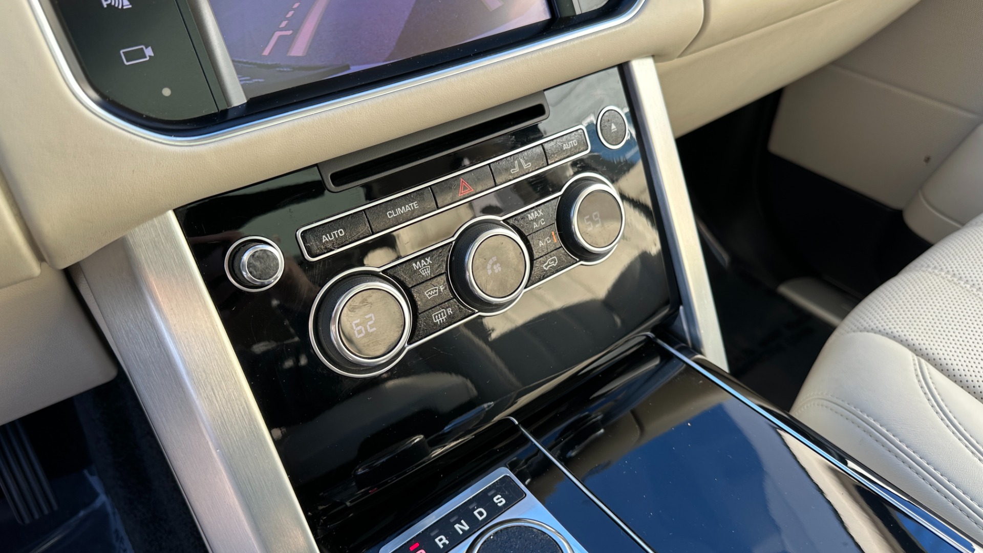Used 2013 Land Rover Range Rover HSE / MERIDIAN SOUND / TOW PACK / VISION ASSIST / CLIMATE COMFORT for sale $30,995 at Formula Imports in Charlotte NC 28227 19