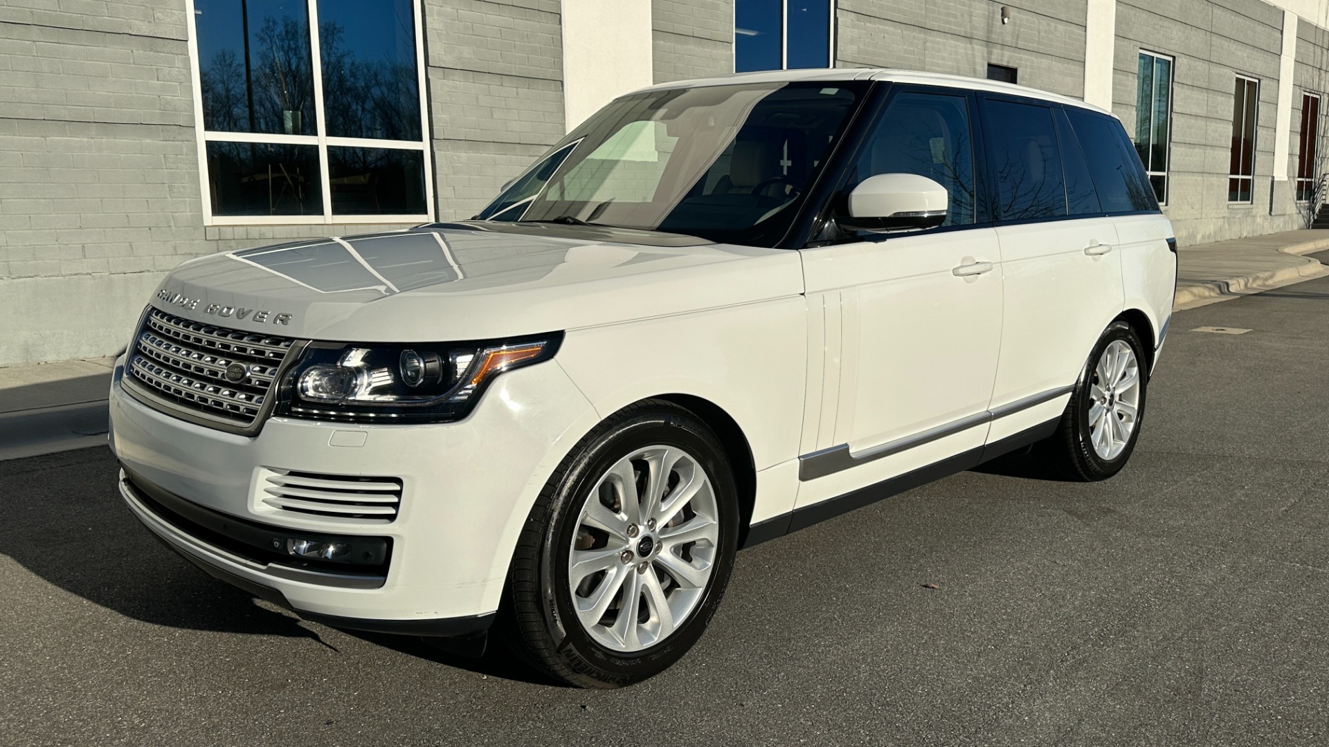 Used 2013 Land Rover Range Rover HSE / MERIDIAN SOUND / TOW PACK / VISION ASSIST / CLIMATE COMFORT for sale $30,995 at Formula Imports in Charlotte NC 28227 2