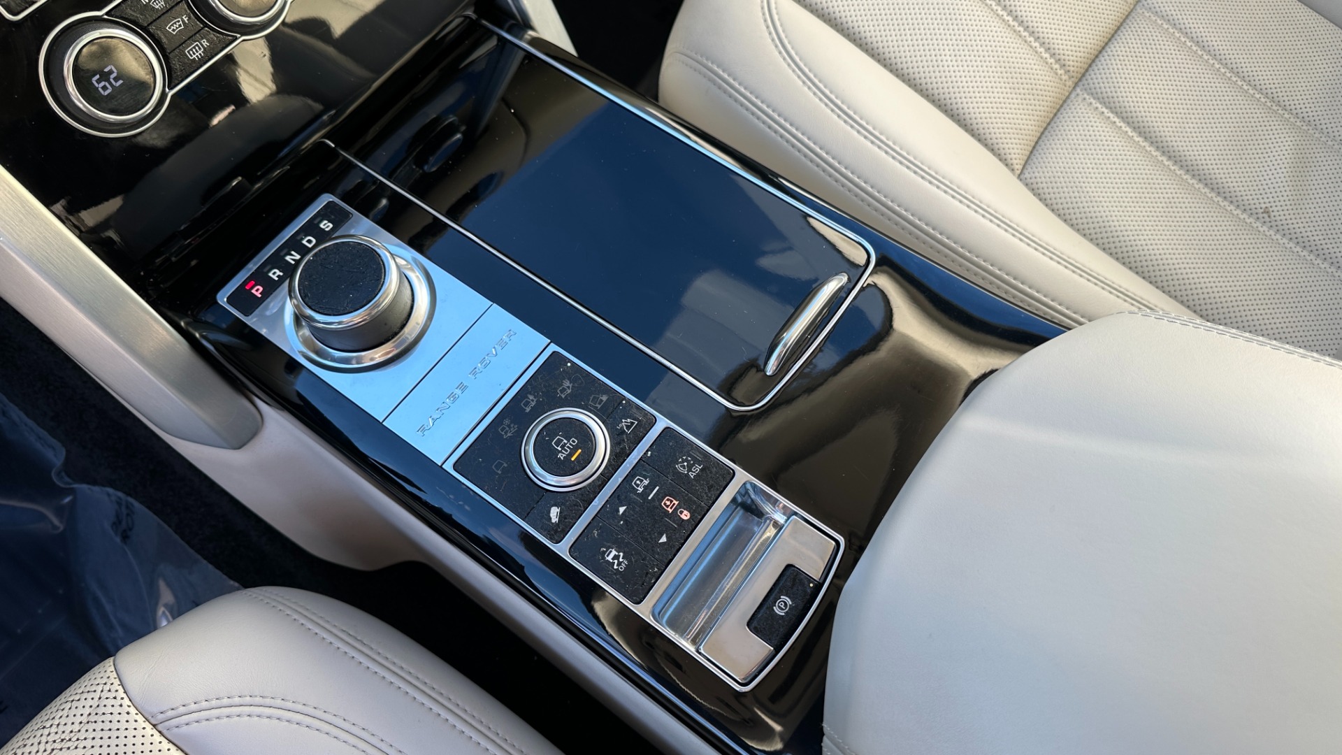 Used 2013 Land Rover Range Rover HSE / MERIDIAN SOUND / TOW PACK / VISION ASSIST / CLIMATE COMFORT for sale $30,995 at Formula Imports in Charlotte NC 28227 20