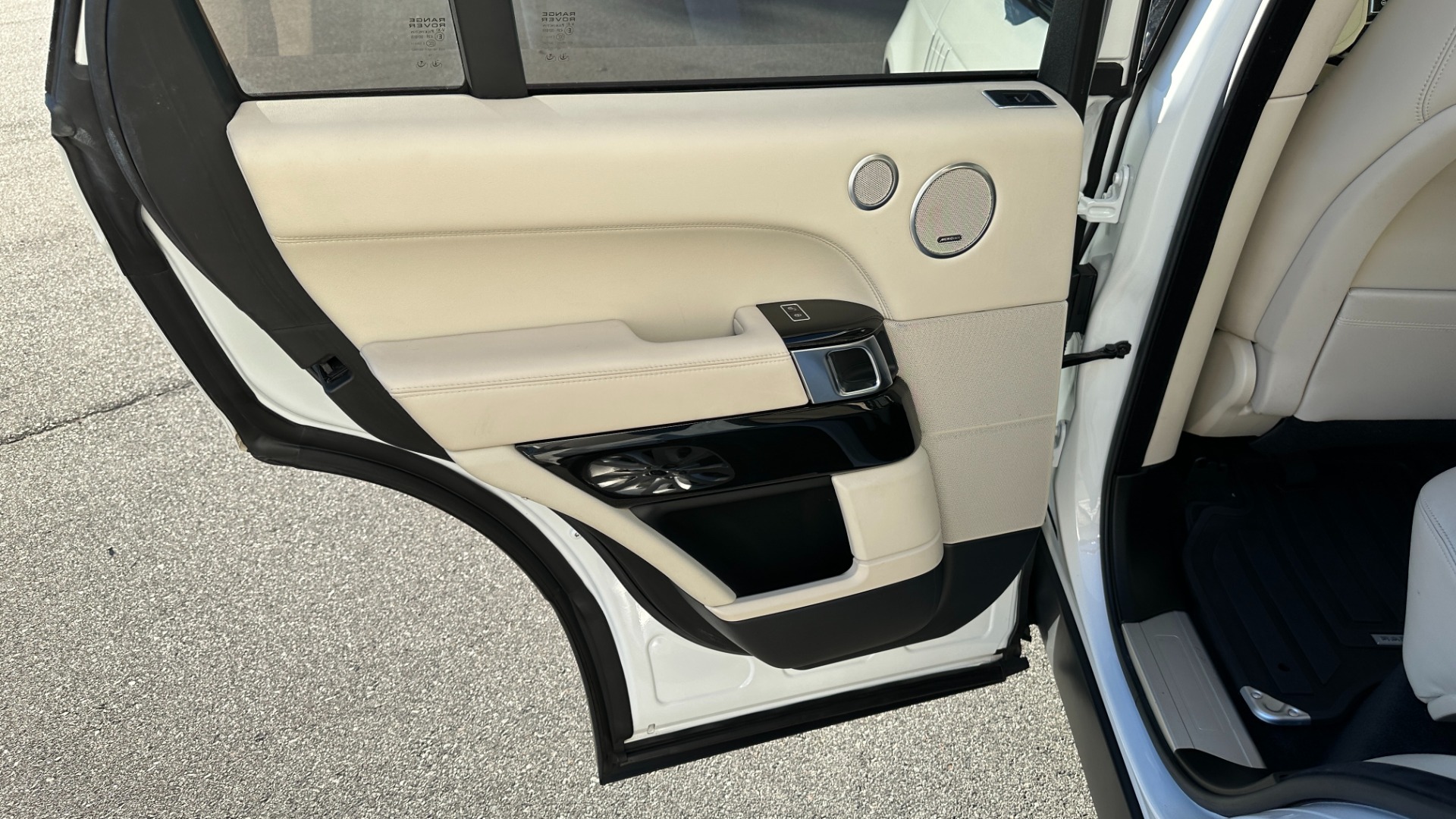Used 2013 Land Rover Range Rover HSE / MERIDIAN SOUND / TOW PACK / VISION ASSIST / CLIMATE COMFORT for sale Sold at Formula Imports in Charlotte NC 28227 22