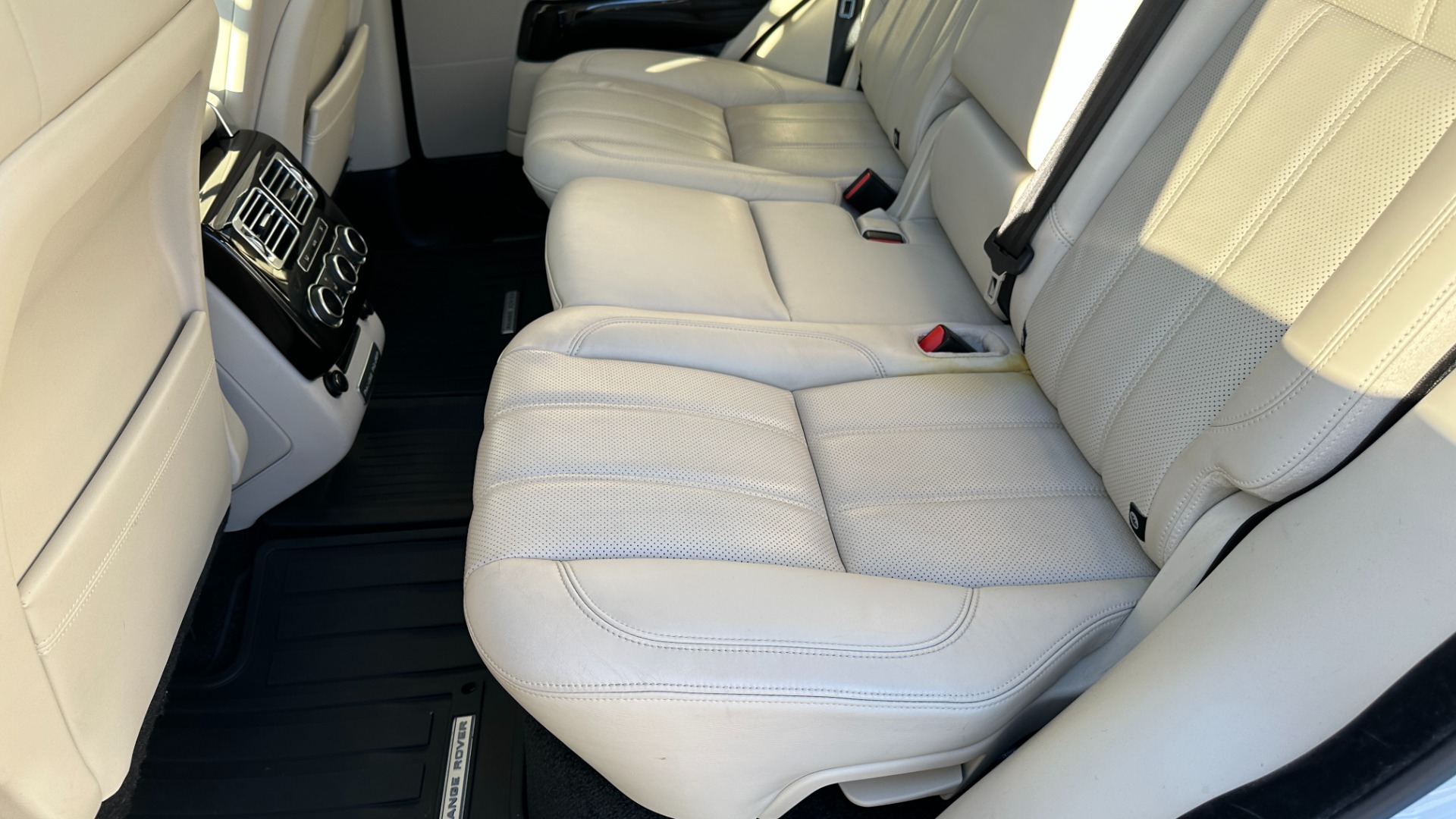Used 2013 Land Rover Range Rover HSE / MERIDIAN SOUND / TOW PACK / VISION ASSIST / CLIMATE COMFORT for sale Sold at Formula Imports in Charlotte NC 28227 26
