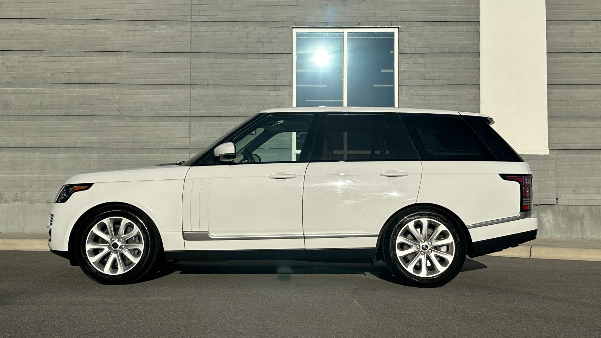 Used 2013 Land Rover Range Rover HSE / MERIDIAN SOUND / TOW PACK / VISION ASSIST / CLIMATE COMFORT for sale $30,995 at Formula Imports in Charlotte NC 28227 3