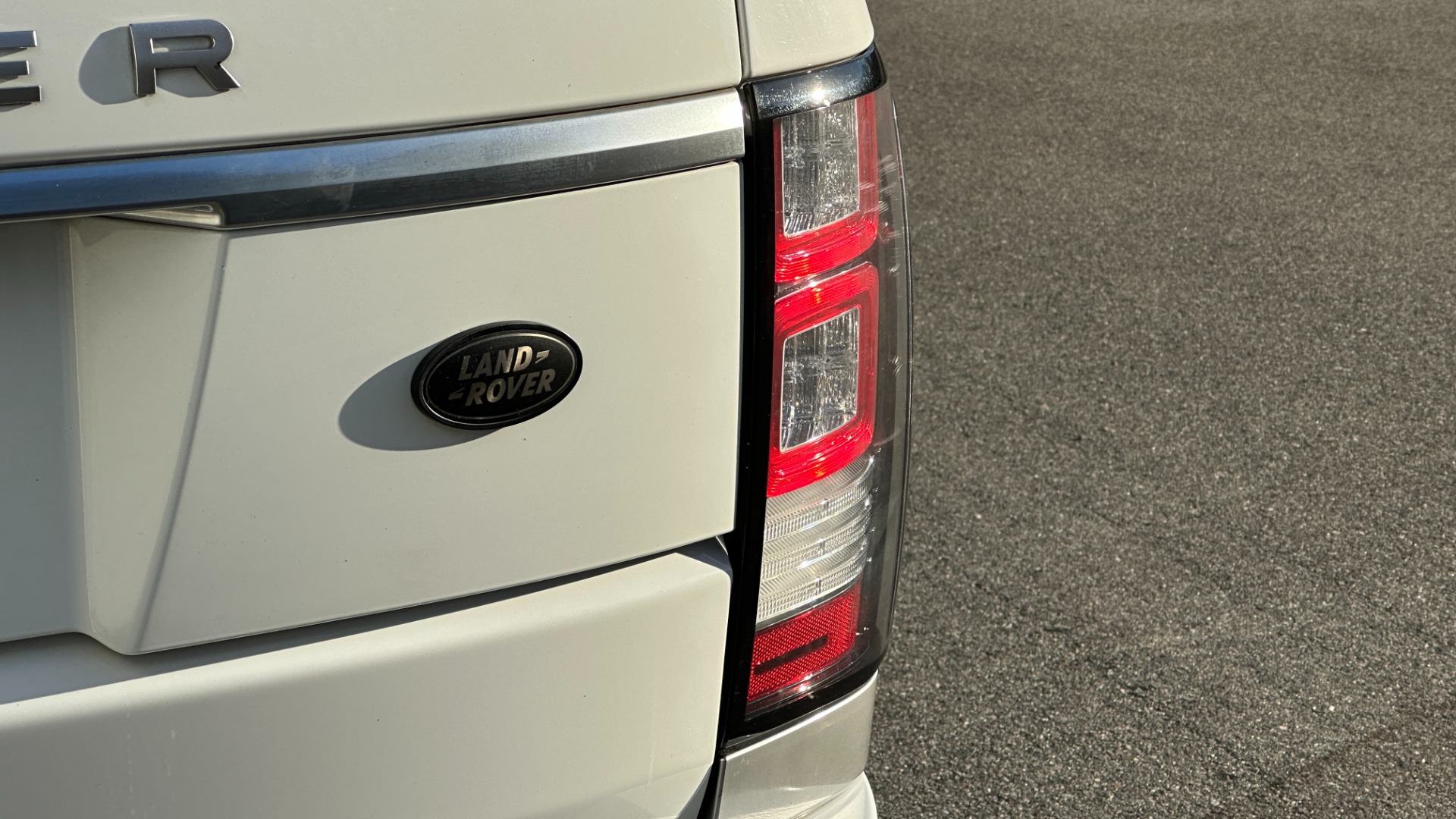 Used 2013 Land Rover Range Rover HSE / MERIDIAN SOUND / TOW PACK / VISION ASSIST / CLIMATE COMFORT for sale Sold at Formula Imports in Charlotte NC 28227 41