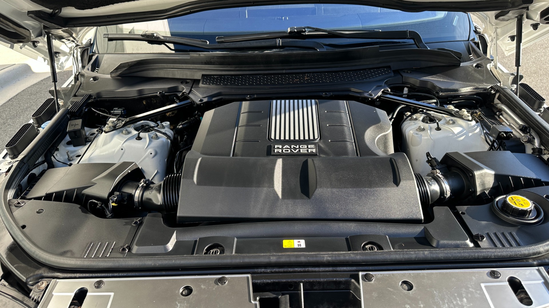 Used 2013 Land Rover Range Rover HSE / MERIDIAN SOUND / TOW PACK / VISION ASSIST / CLIMATE COMFORT for sale Sold at Formula Imports in Charlotte NC 28227 42