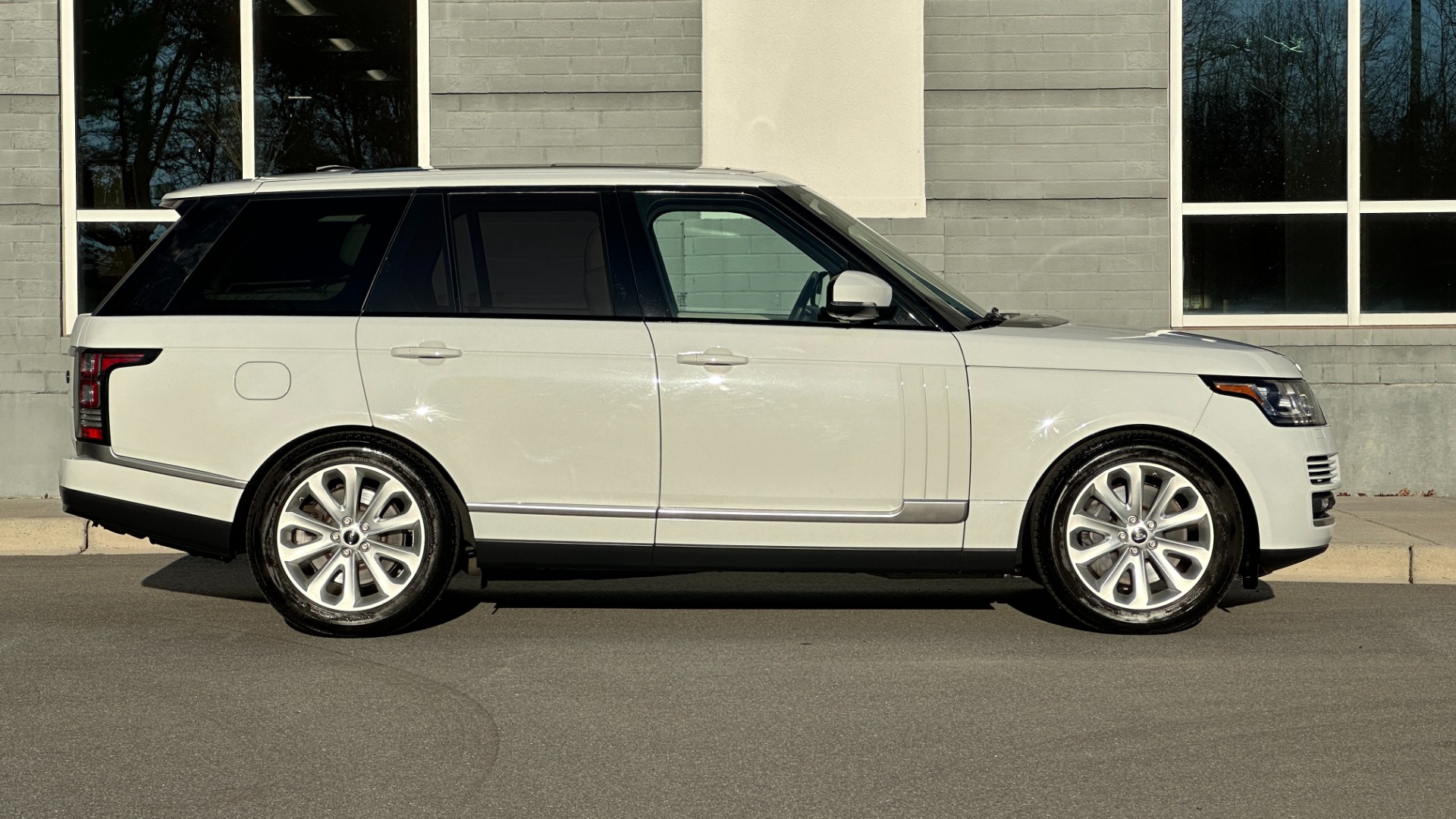 Used 2013 Land Rover Range Rover HSE / MERIDIAN SOUND / TOW PACK / VISION ASSIST / CLIMATE COMFORT for sale $30,995 at Formula Imports in Charlotte NC 28227 6