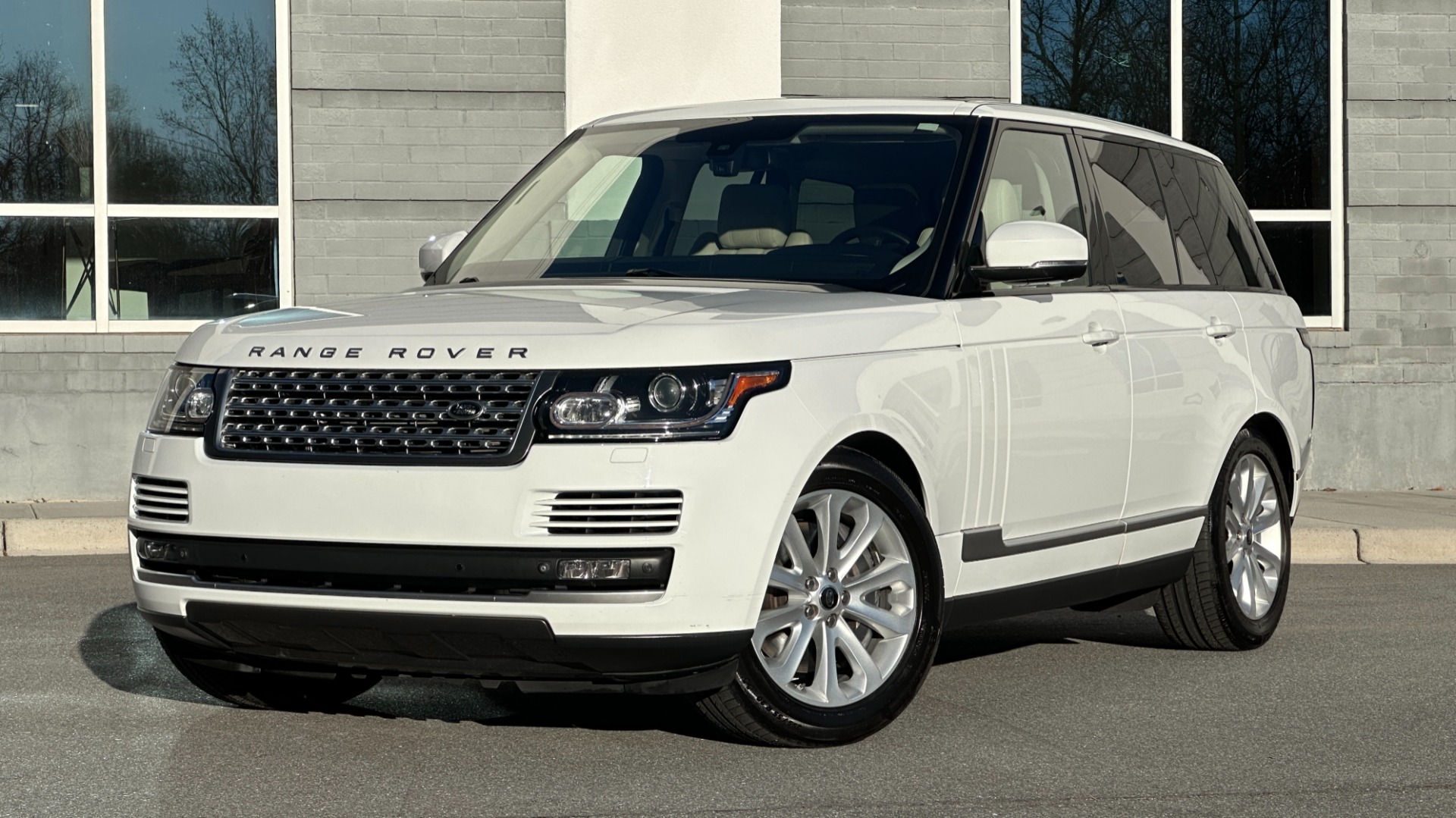 Used 2013 Land Rover Range Rover HSE / MERIDIAN SOUND / TOW PACK / VISION ASSIST / CLIMATE COMFORT for sale $30,995 at Formula Imports in Charlotte NC 28227 1