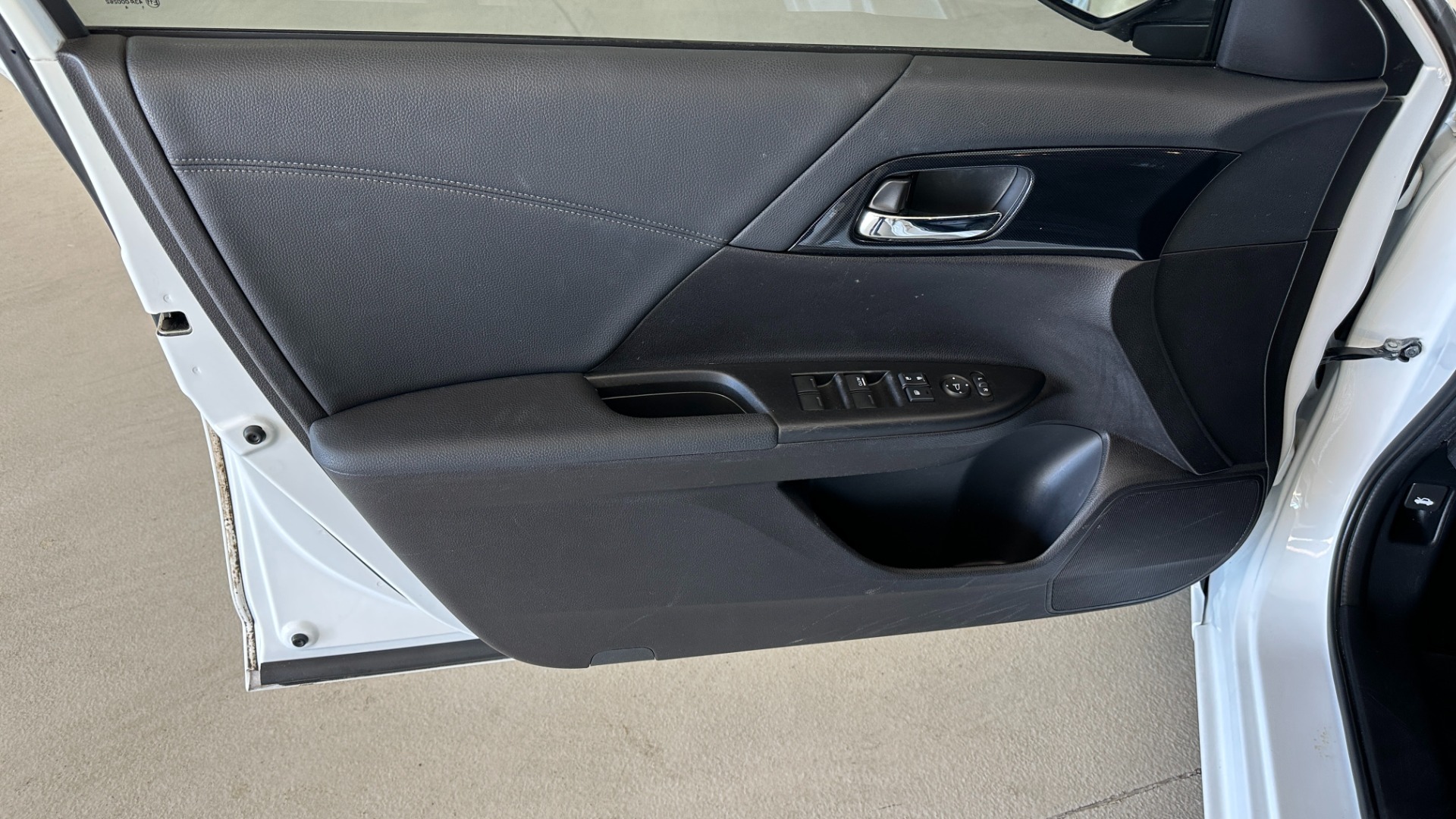 Used 2014 Honda Accord Sedan Sport for sale Sold at Formula Imports in Charlotte NC 28227 9