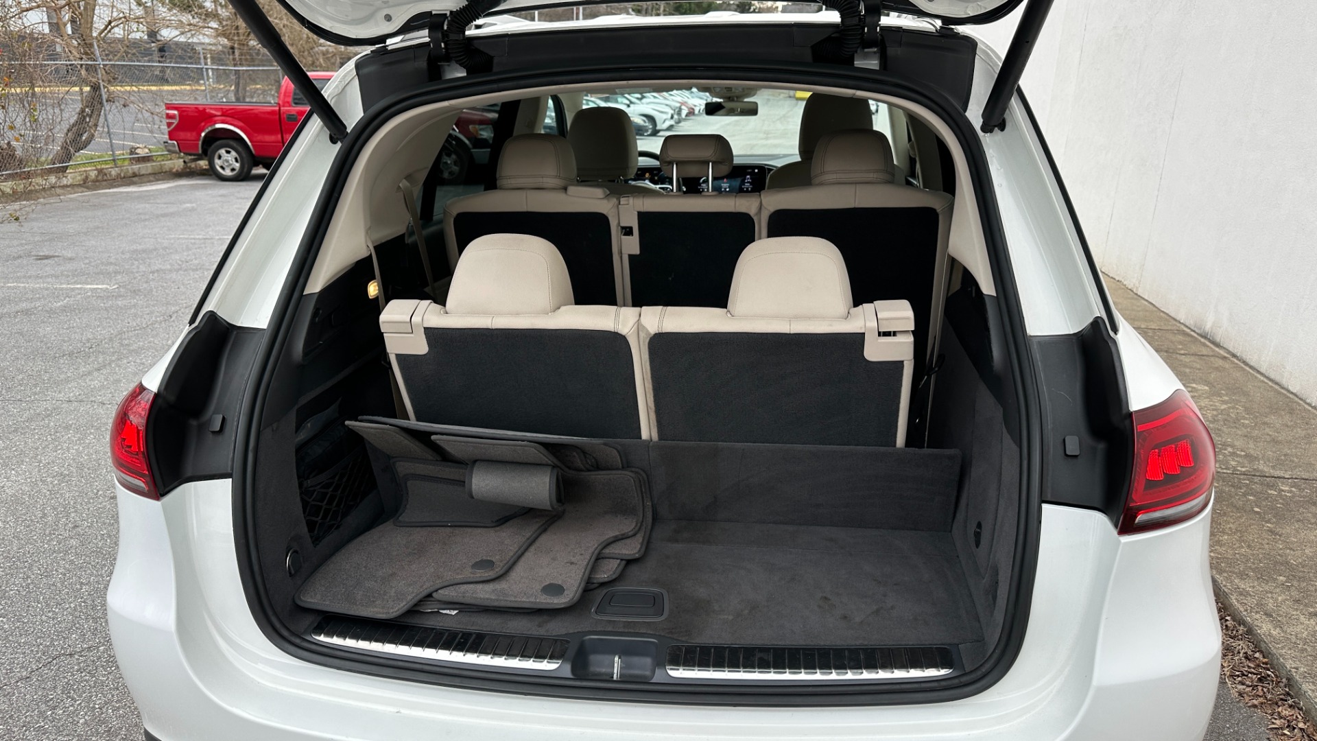 Used 2020 Mercedes-Benz GLE GLE350 / 3RD ROW SEATING / BURMESTER SOUND / PREMIUM PACKAGE / 19 IN WHEELS for sale $46,295 at Formula Imports in Charlotte NC 28227 39