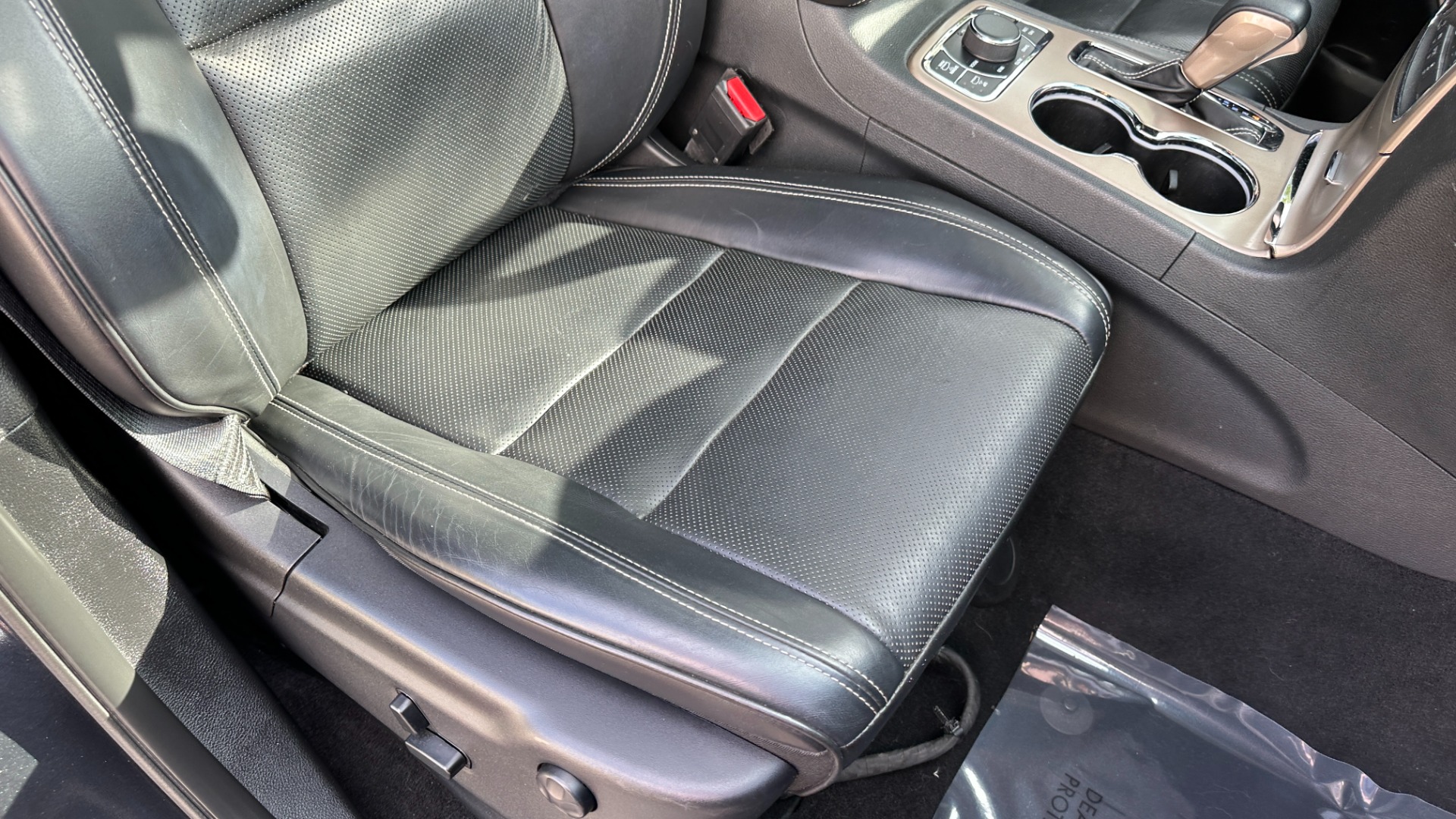 Used 2016 Jeep Grand Cherokee OVERLAND / 5.7L V8 ENGINE / 4WD / HARMAN KARDON for sale $24,495 at Formula Imports in Charlotte NC 28227 37