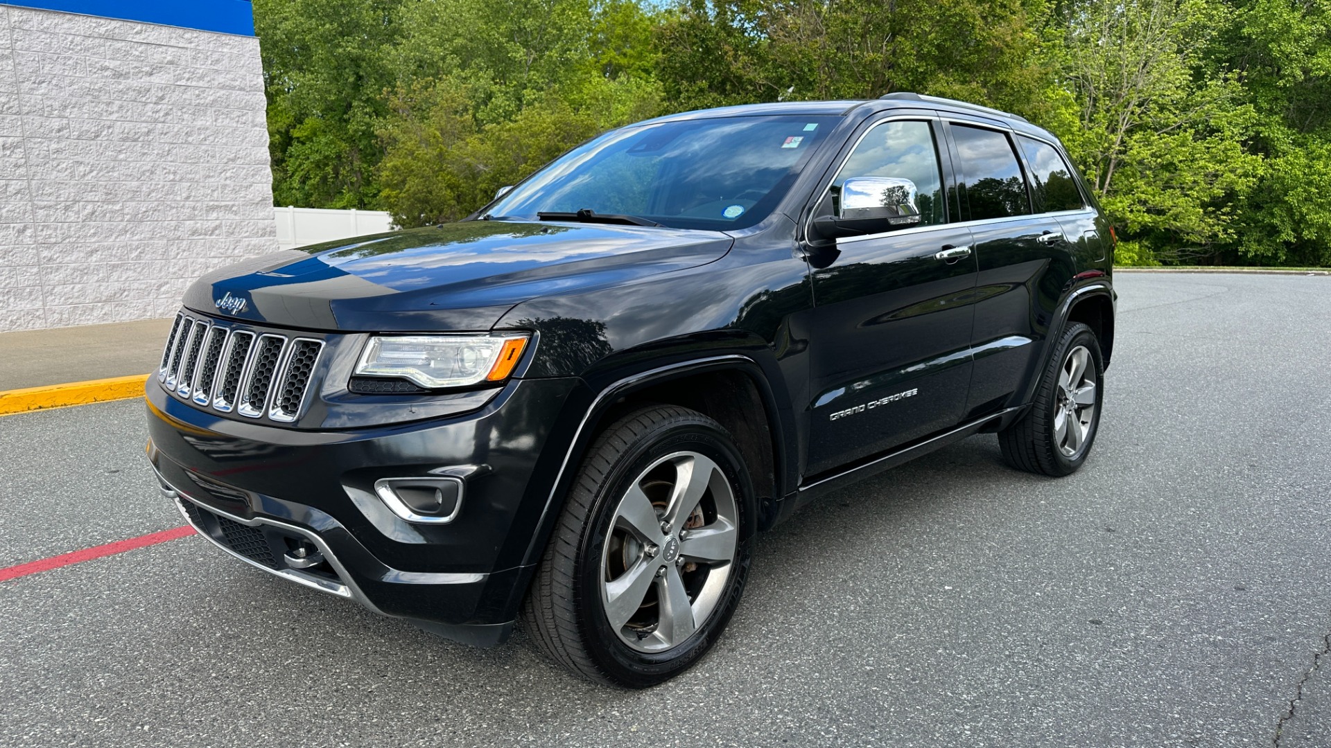 Used 2016 Jeep Grand Cherokee OVERLAND / 5.7L V8 ENGINE / 4WD / HARMAN KARDON for sale Sold at Formula Imports in Charlotte NC 28227 5