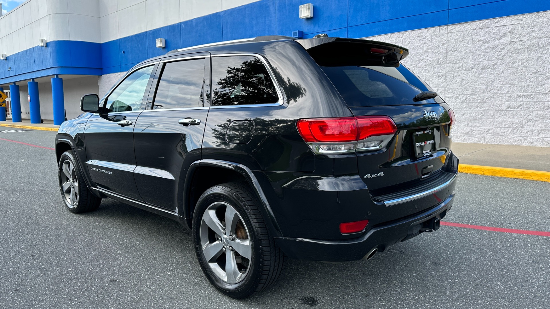 Used 2016 Jeep Grand Cherokee OVERLAND / 5.7L V8 ENGINE / 4WD / HARMAN KARDON for sale Sold at Formula Imports in Charlotte NC 28227 7