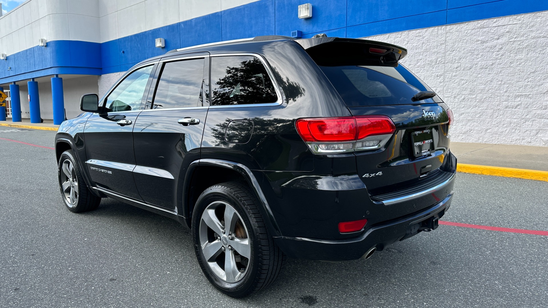 Used 2016 Jeep Grand Cherokee OVERLAND / 5.7L V8 ENGINE / 4WD / HARMAN KARDON for sale $24,495 at Formula Imports in Charlotte NC 28227 7