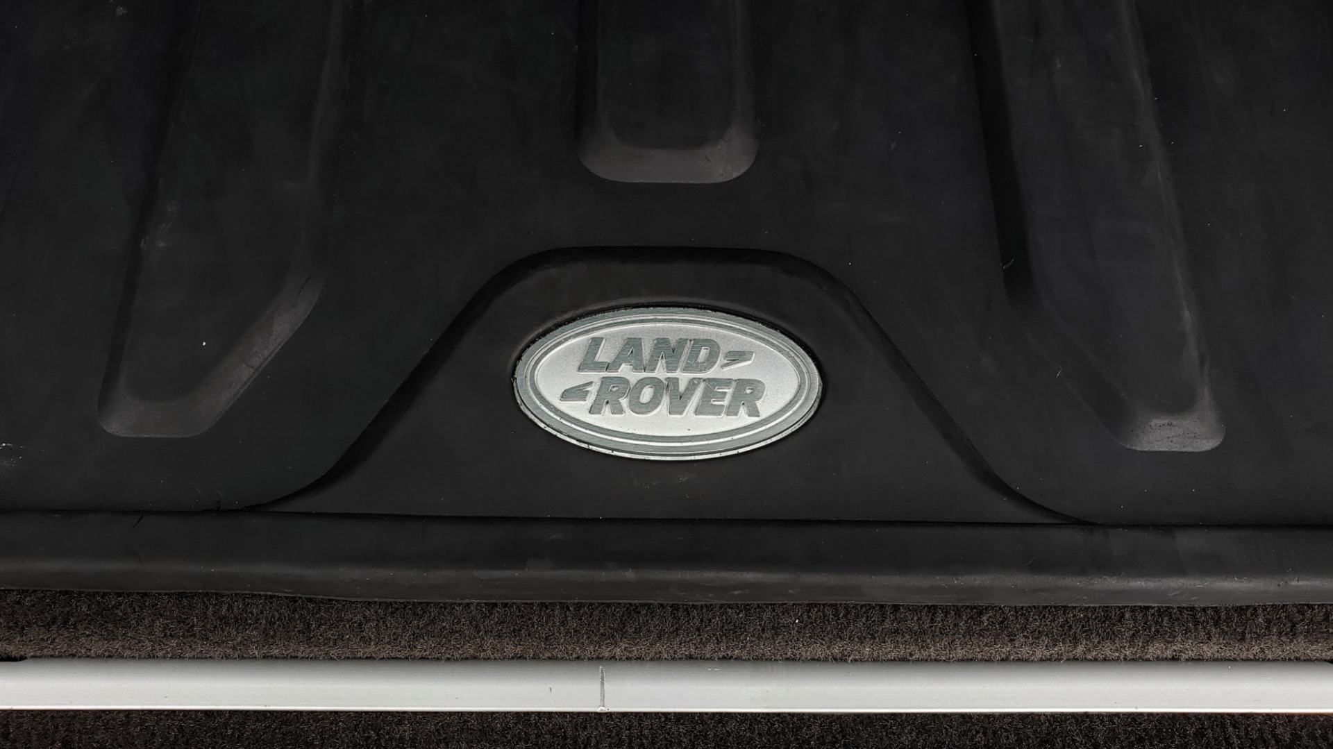 Used 2017 Land Rover DISCOVERY HSE LUXURY / 4WD / NAV / VISION ASST / DRIVE PKG / MERIDIAN for sale Sold at Formula Imports in Charlotte NC 28227 21