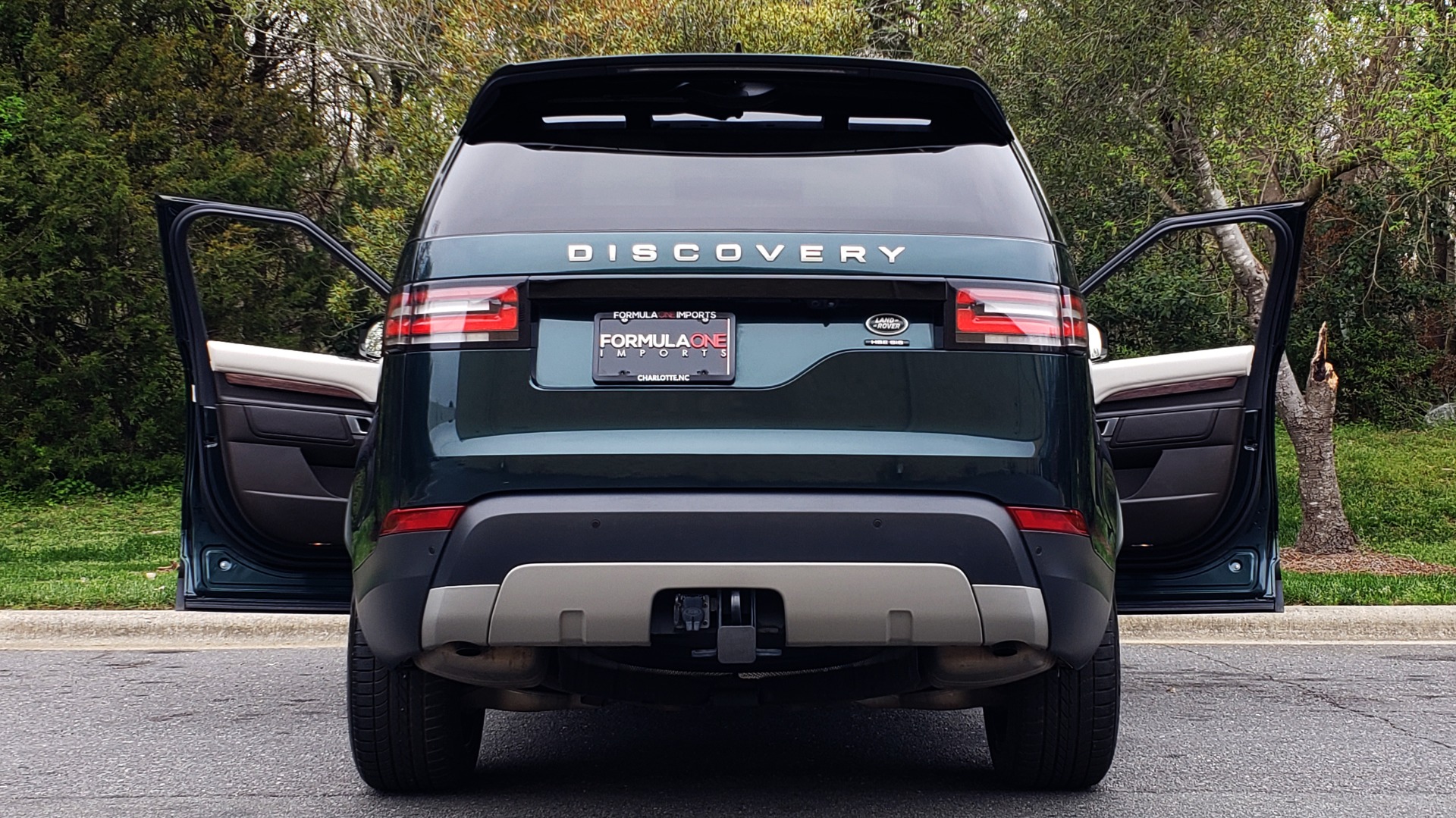 Used 2017 Land Rover DISCOVERY HSE LUXURY / 4WD / NAV / VISION ASST / DRIVE PKG / MERIDIAN for sale Sold at Formula Imports in Charlotte NC 28227 37