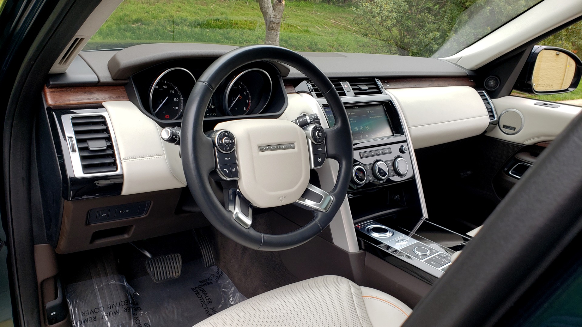 Used 2017 Land Rover DISCOVERY HSE LUXURY / 4WD / NAV / VISION ASST / DRIVE PKG / MERIDIAN for sale Sold at Formula Imports in Charlotte NC 28227 48