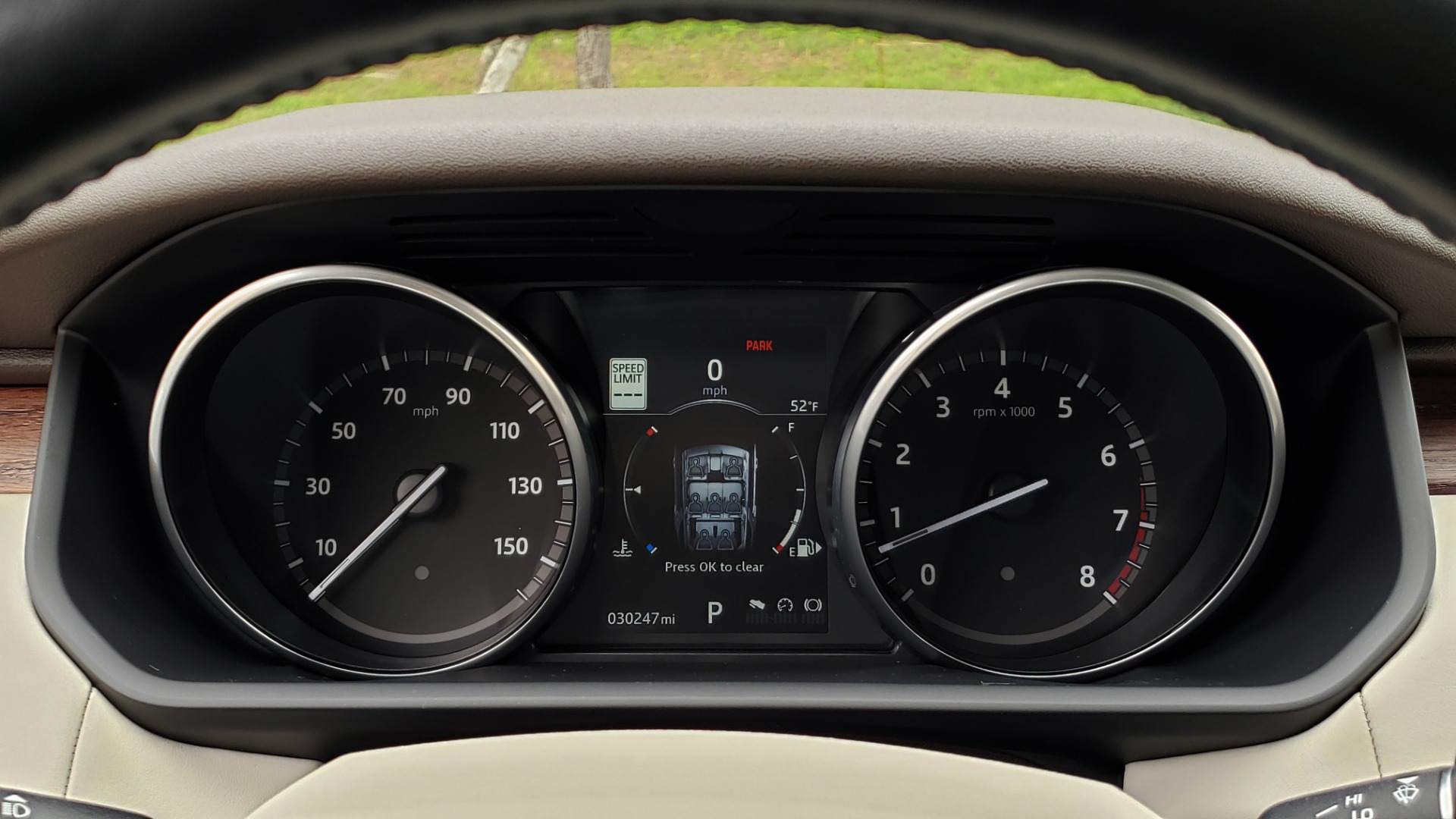 Used 2017 Land Rover DISCOVERY HSE LUXURY / 4WD / NAV / VISION ASST / DRIVE PKG / MERIDIAN for sale Sold at Formula Imports in Charlotte NC 28227 51