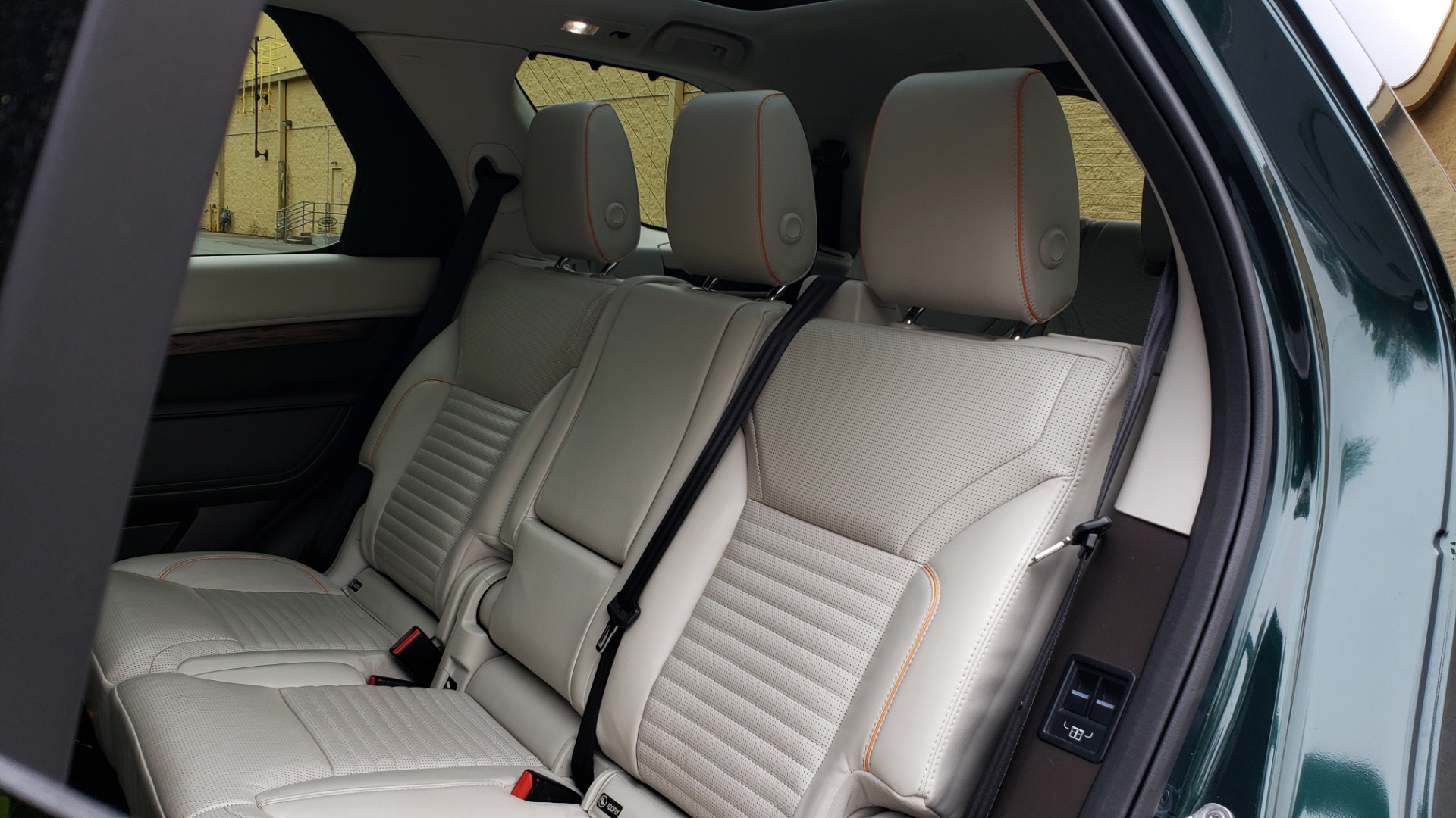 Used 2017 Land Rover DISCOVERY HSE LUXURY / 4WD / NAV / VISION ASST / DRIVE PKG / MERIDIAN for sale Sold at Formula Imports in Charlotte NC 28227 73