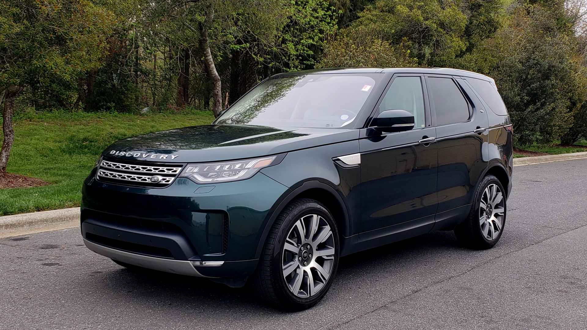 Used 2017 Land Rover DISCOVERY HSE LUXURY / 4WD / NAV / VISION ASST / DRIVE PKG / MERIDIAN for sale Sold at Formula Imports in Charlotte NC 28227 1