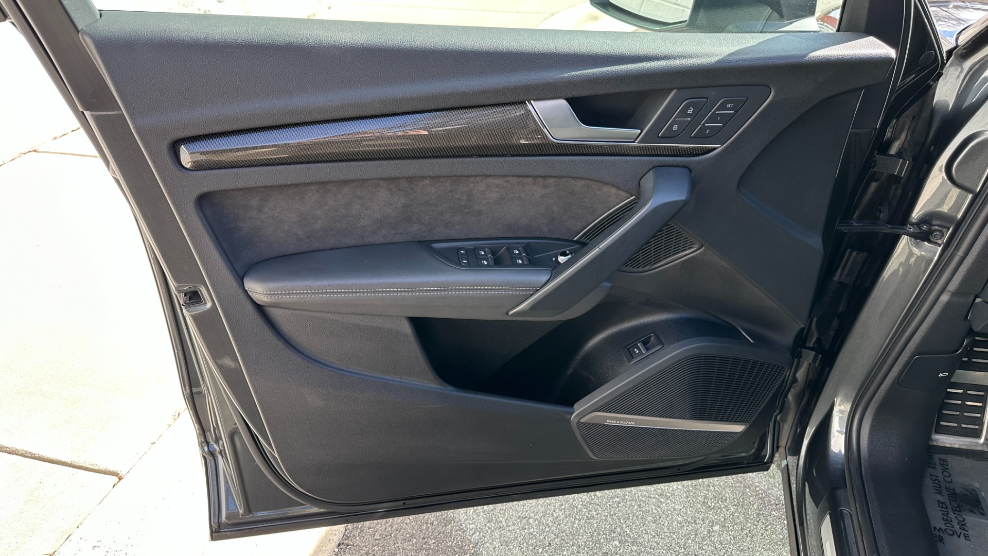Used 2019 Audi SQ5 PREMIUM PLUS / BLACK OPTIC / S SPORT / CARBON FIBER / B&O SOUND for sale $41,995 at Formula Imports in Charlotte NC 28227 13