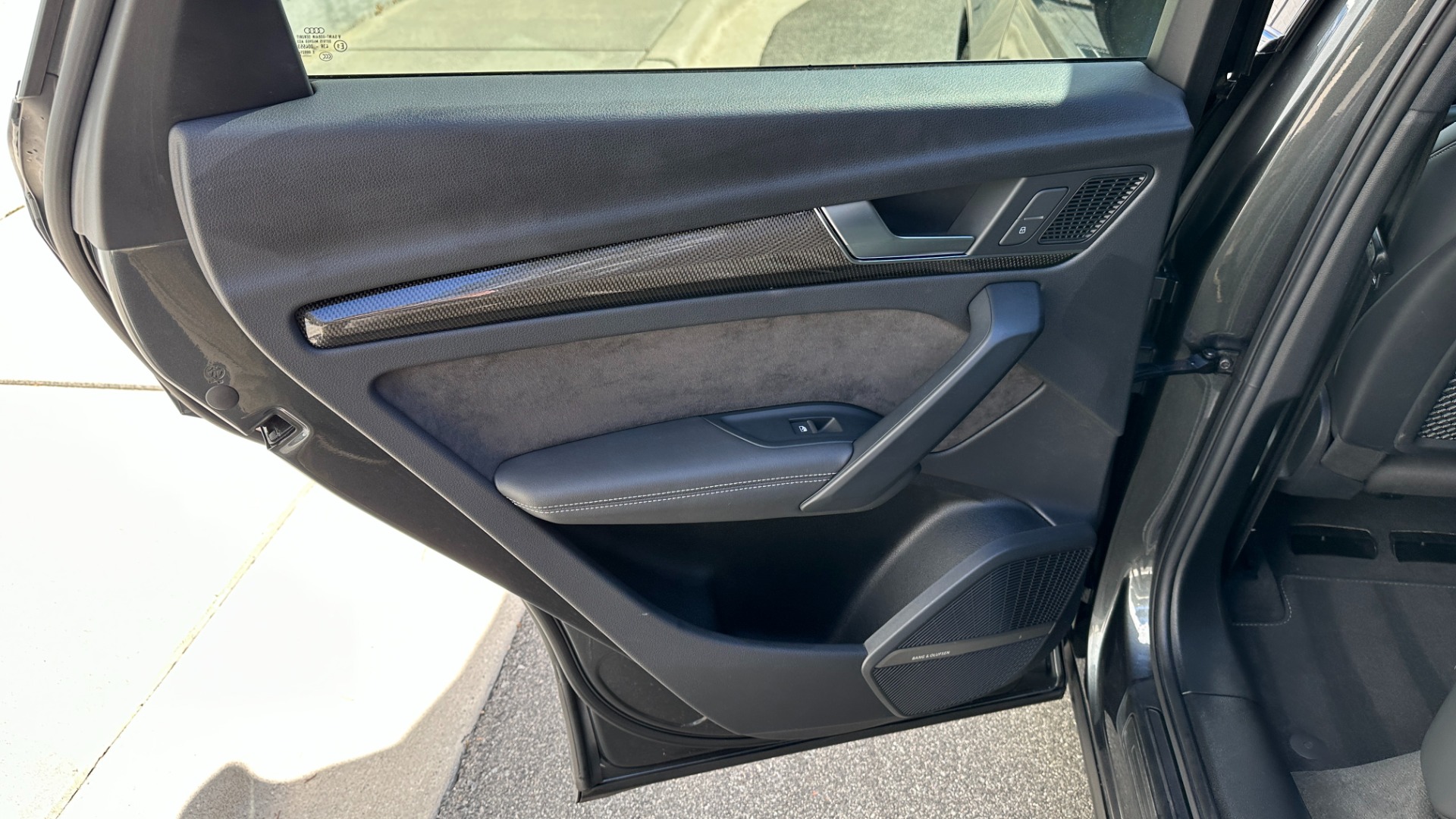 Used 2019 Audi SQ5 PREMIUM PLUS / BLACK OPTIC / S SPORT / CARBON FIBER / B&O SOUND for sale Sold at Formula Imports in Charlotte NC 28227 24