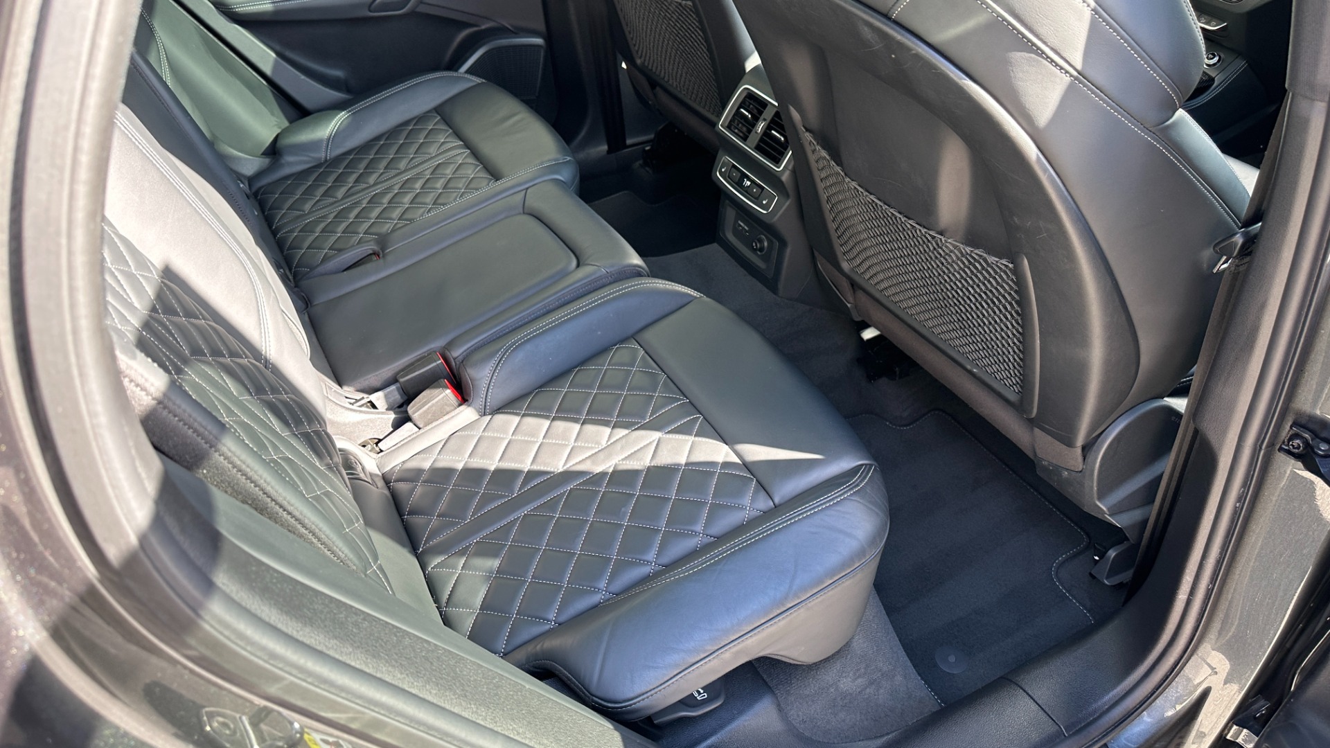 Used 2019 Audi SQ5 PREMIUM PLUS / BLACK OPTIC / S SPORT / CARBON FIBER / B&O SOUND for sale $41,995 at Formula Imports in Charlotte NC 28227 31
