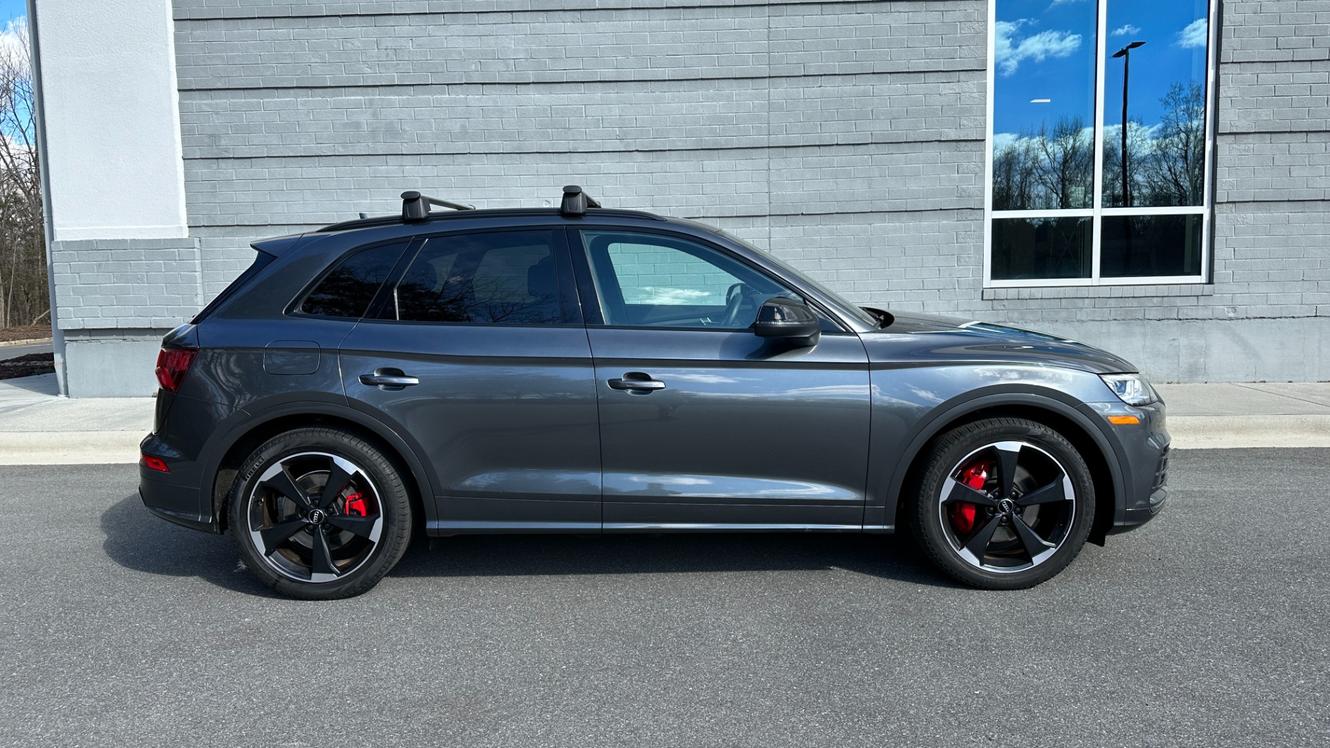 Used 2019 Audi SQ5 PREMIUM PLUS / BLACK OPTIC / S SPORT / CARBON FIBER / B&O SOUND for sale Sold at Formula Imports in Charlotte NC 28227 6