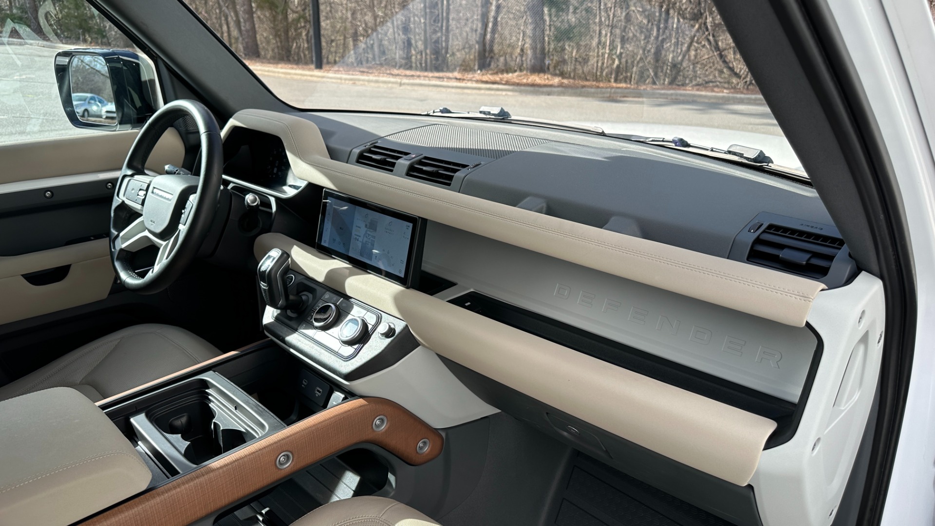 Used 2021 Land Rover Defender S / 3 ROW SEATING / COLD CLIMATE PKG / CONVENIENCE / PANORAMIC ROOF for sale Sold at Formula Imports in Charlotte NC 28227 10