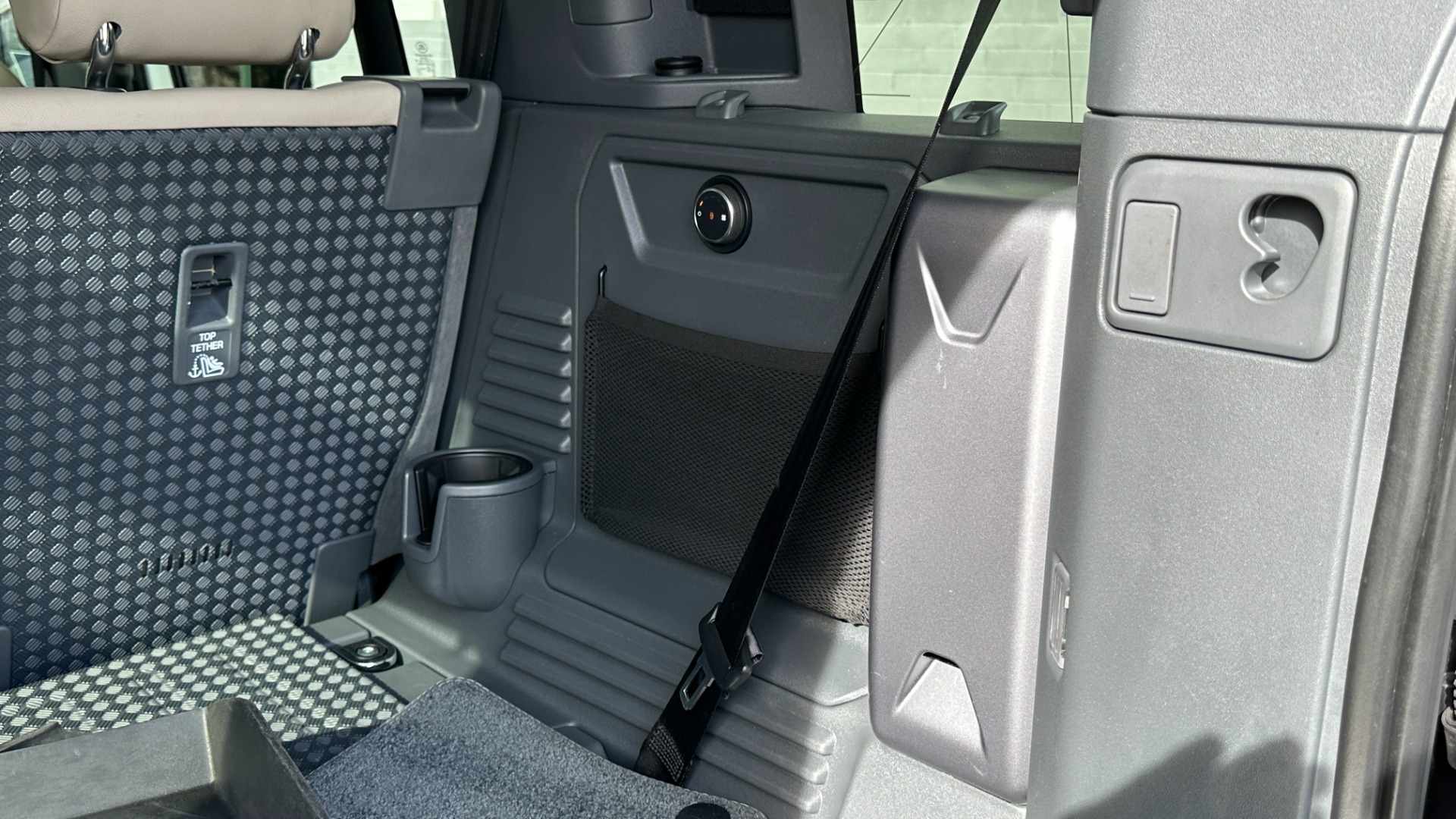 Used 2021 Land Rover Defender S / 3 ROW SEATING / COLD CLIMATE PKG / CONVENIENCE / PANORAMIC ROOF for sale Sold at Formula Imports in Charlotte NC 28227 28