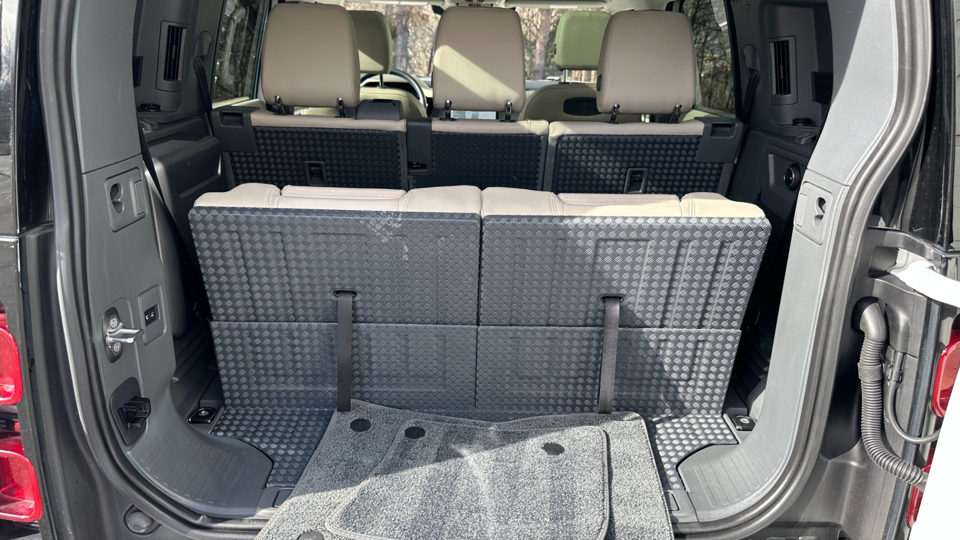 Used 2021 Land Rover Defender S / 3 ROW SEATING / COLD CLIMATE PKG / CONVENIENCE / PANORAMIC ROOF for sale Sold at Formula Imports in Charlotte NC 28227 29