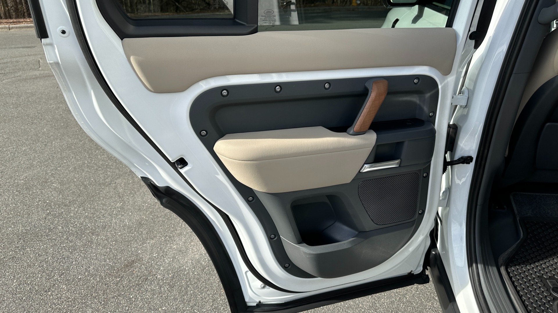 Used 2021 Land Rover Defender S / 3 ROW SEATING / COLD CLIMATE PKG / CONVENIENCE / PANORAMIC ROOF for sale Sold at Formula Imports in Charlotte NC 28227 30