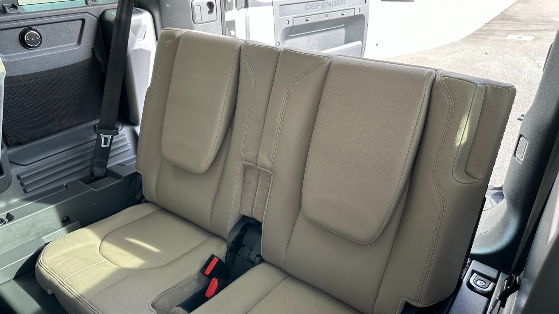 Used 2021 Land Rover Defender S / 3 ROW SEATING / COLD CLIMATE PKG / CONVENIENCE / PANORAMIC ROOF for sale Sold at Formula Imports in Charlotte NC 28227 31