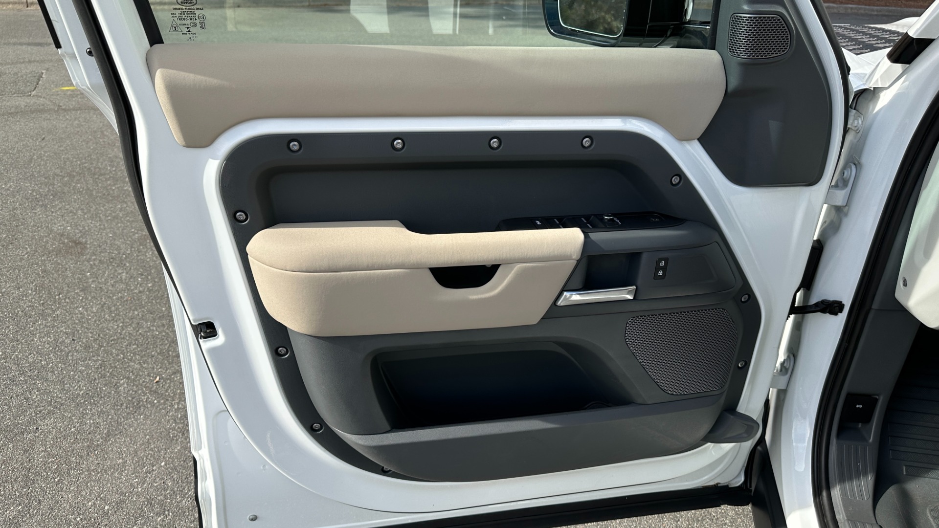 Used 2021 Land Rover Defender S / 3 ROW SEATING / COLD CLIMATE PKG / CONVENIENCE / PANORAMIC ROOF for sale Sold at Formula Imports in Charlotte NC 28227 35