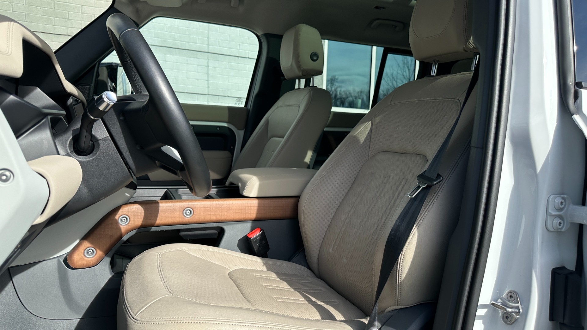 Used 2021 Land Rover Defender S / 3 ROW SEATING / COLD CLIMATE PKG / CONVENIENCE / PANORAMIC ROOF for sale Sold at Formula Imports in Charlotte NC 28227 36