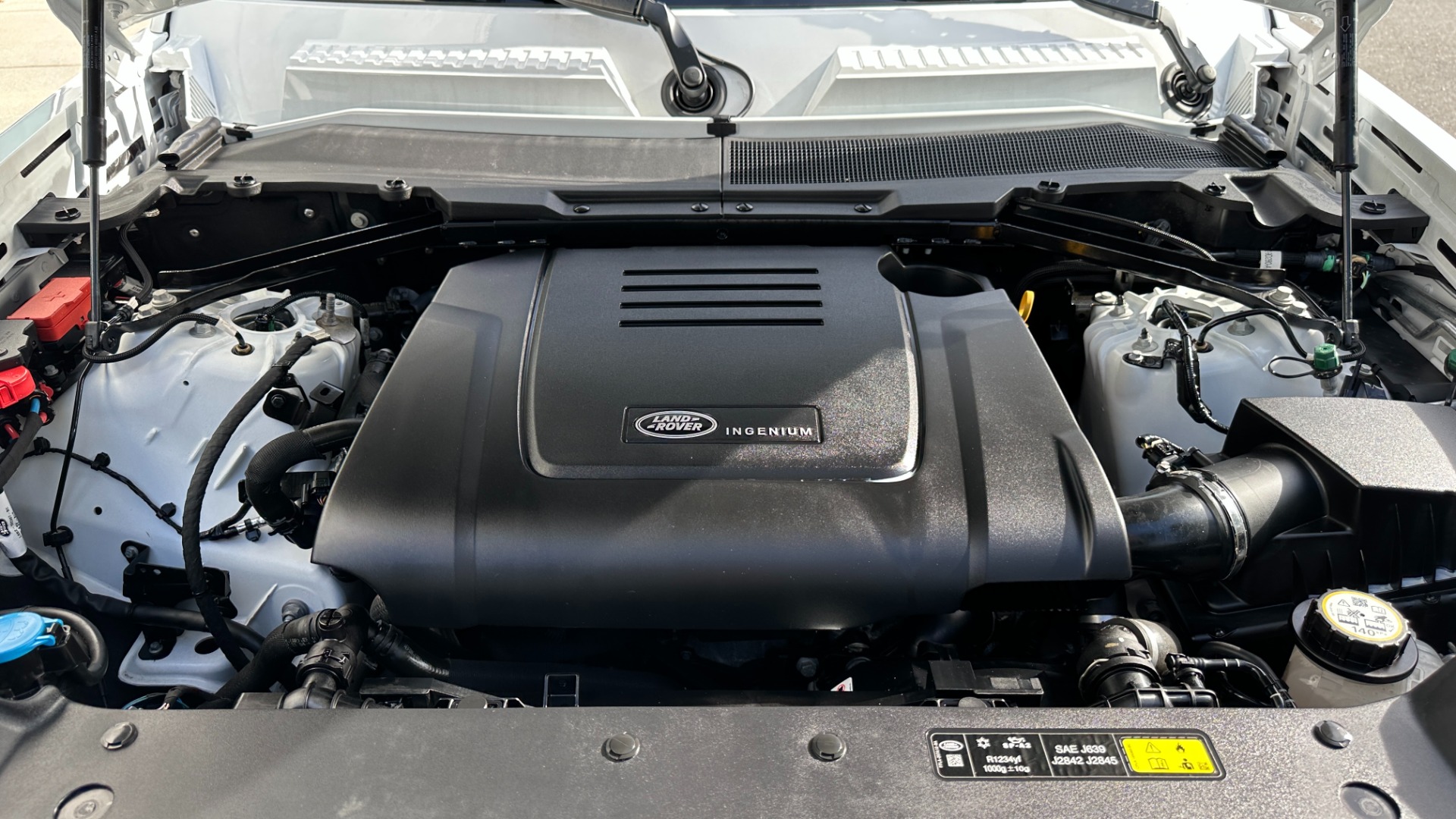 Used 2021 Land Rover Defender S / 3 ROW SEATING / COLD CLIMATE PKG / CONVENIENCE / PANORAMIC ROOF for sale Sold at Formula Imports in Charlotte NC 28227 41