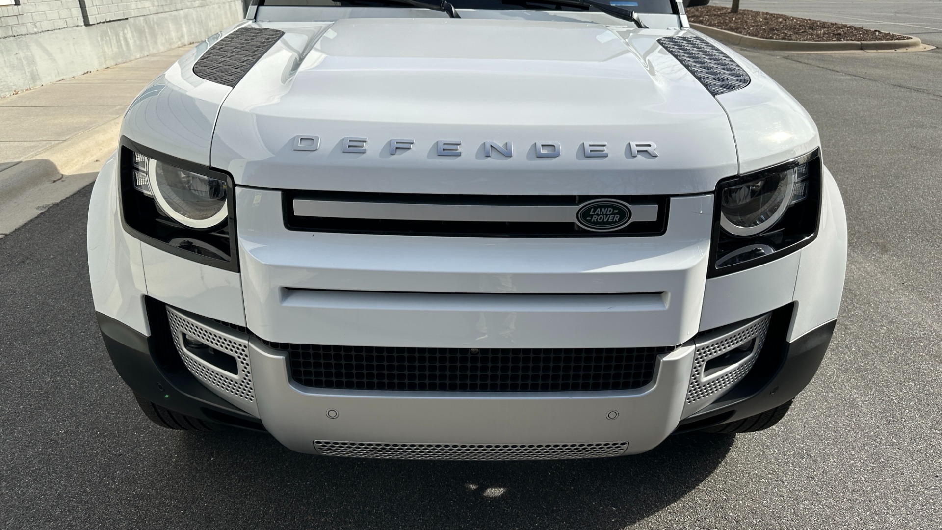 Used 2021 Land Rover Defender S / 3 ROW SEATING / COLD CLIMATE PKG / CONVENIENCE / PANORAMIC ROOF for sale Sold at Formula Imports in Charlotte NC 28227 42
