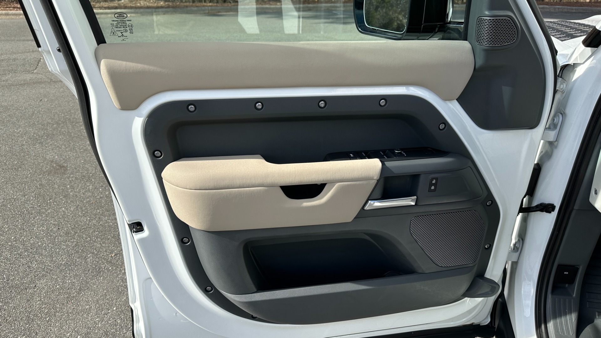 Used 2021 Land Rover Defender S / 3 ROW SEATING / COLD CLIMATE PKG / CONVENIENCE / PANORAMIC ROOF for sale Sold at Formula Imports in Charlotte NC 28227 8