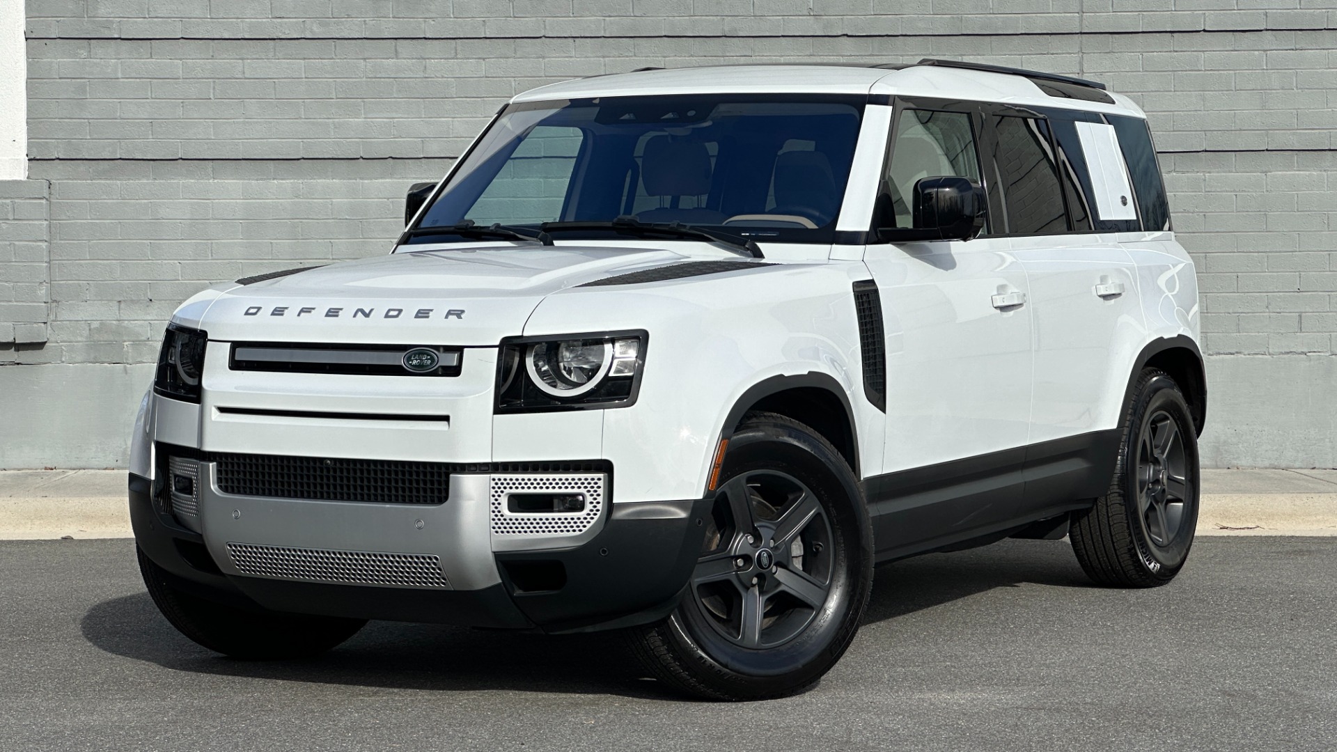 Used 2021 Land Rover Defender S / 3 ROW SEATING / COLD CLIMATE PKG / CONVENIENCE / PANORAMIC ROOF for sale Sold at Formula Imports in Charlotte NC 28227 1