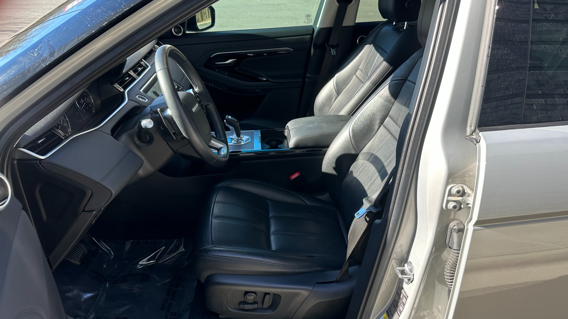 Used 2020 Land Rover Range Rover Evoque S / DRIVE PACK / PANORAMIC ROOF / 20IN WHEELS / MERIDIAN SOUND for sale Sold at Formula Imports in Charlotte NC 28227 13