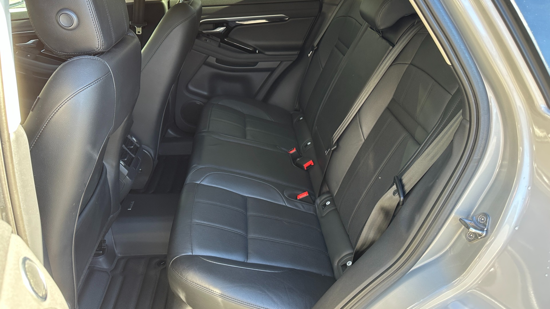 Used 2020 Land Rover Range Rover Evoque S / DRIVE PACK / PANORAMIC ROOF / 20IN WHEELS / MERIDIAN SOUND for sale Sold at Formula Imports in Charlotte NC 28227 16