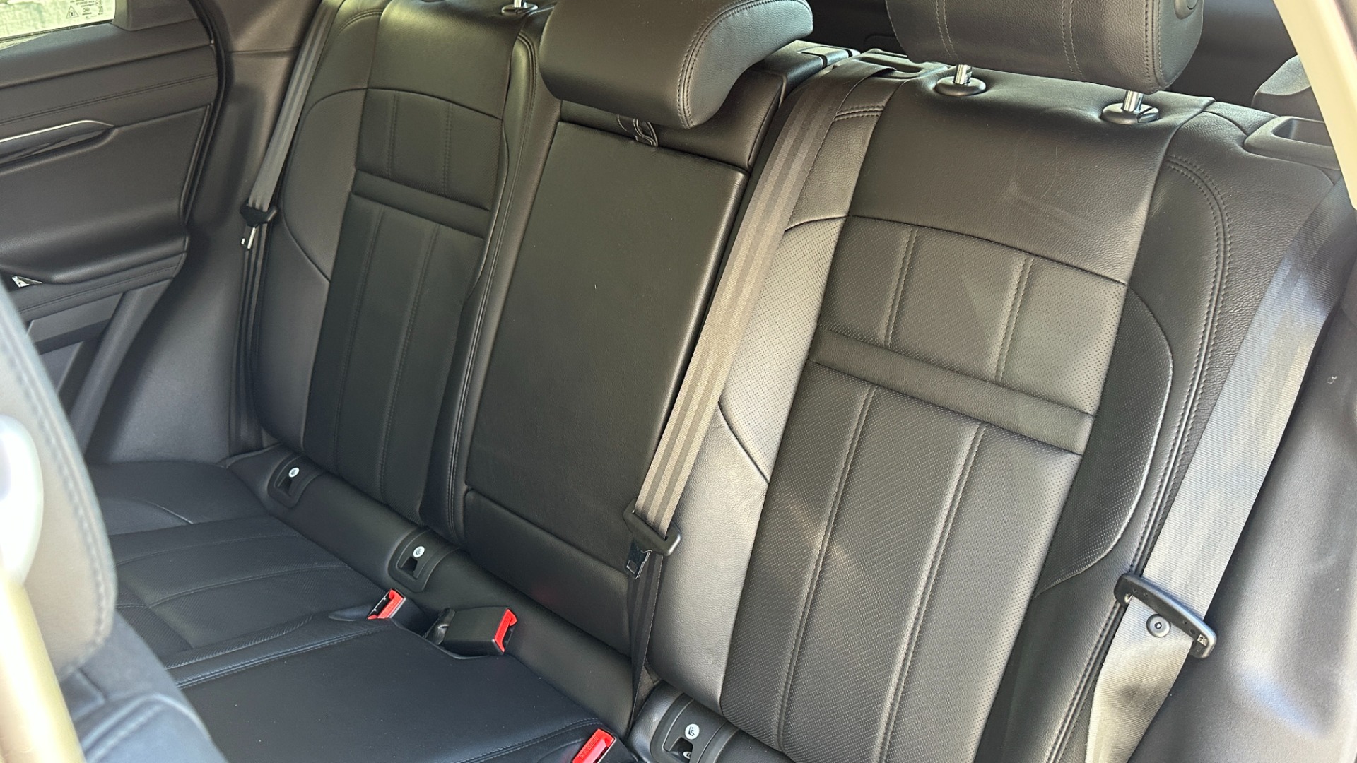 Used 2020 Land Rover Range Rover Evoque S / DRIVE PACK / PANORAMIC ROOF / 20IN WHEELS / MERIDIAN SOUND for sale Sold at Formula Imports in Charlotte NC 28227 17