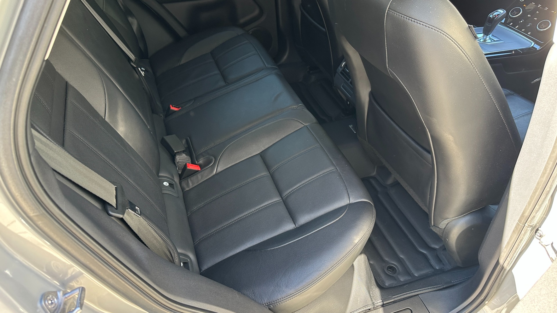 Used 2020 Land Rover Range Rover Evoque S / DRIVE PACK / PANORAMIC ROOF / 20IN WHEELS / MERIDIAN SOUND for sale Sold at Formula Imports in Charlotte NC 28227 19