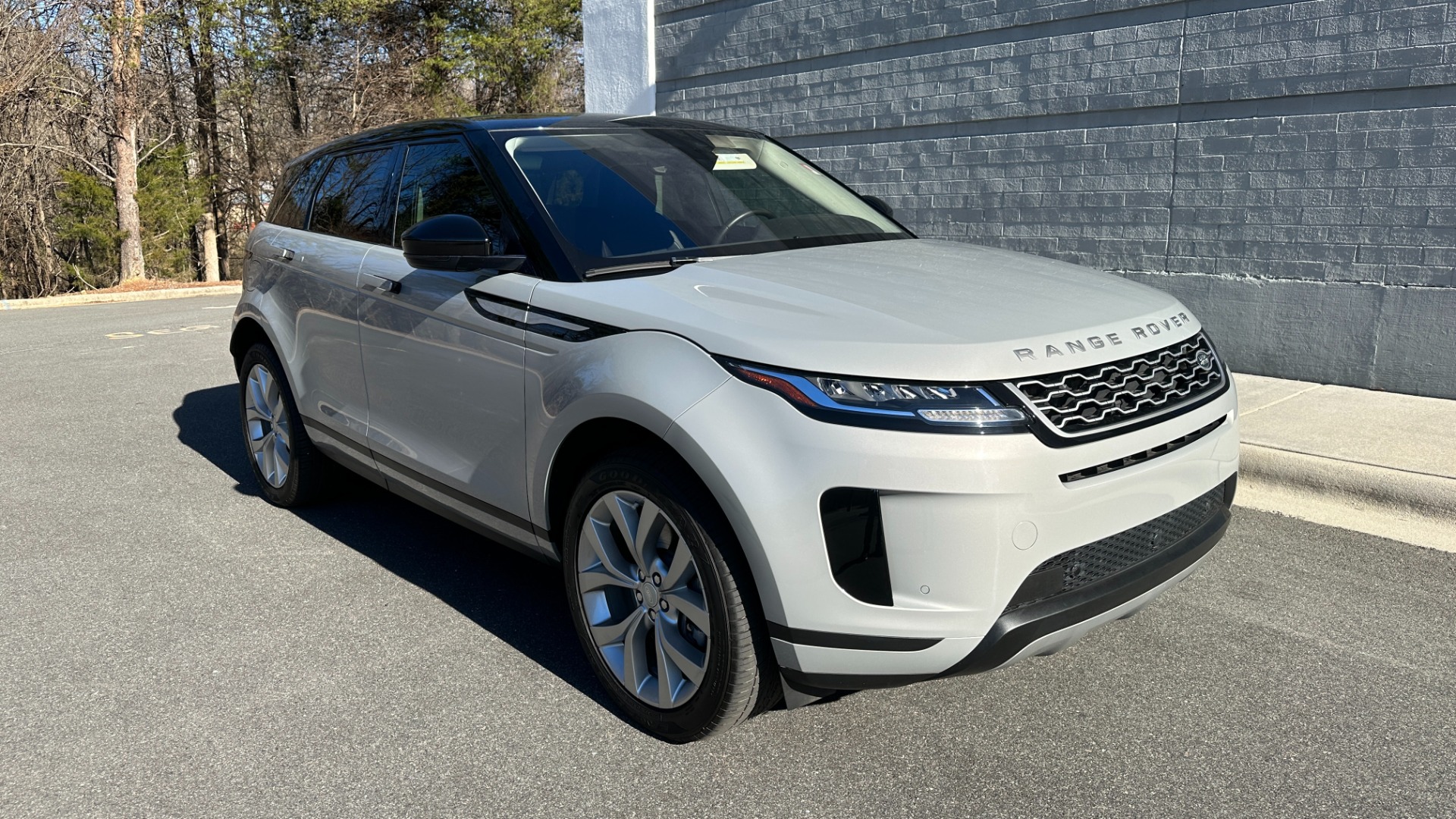 Used 2020 Land Rover Range Rover Evoque S / DRIVE PACK / PANORAMIC ROOF / 20IN WHEELS / MERIDIAN SOUND for sale Sold at Formula Imports in Charlotte NC 28227 2
