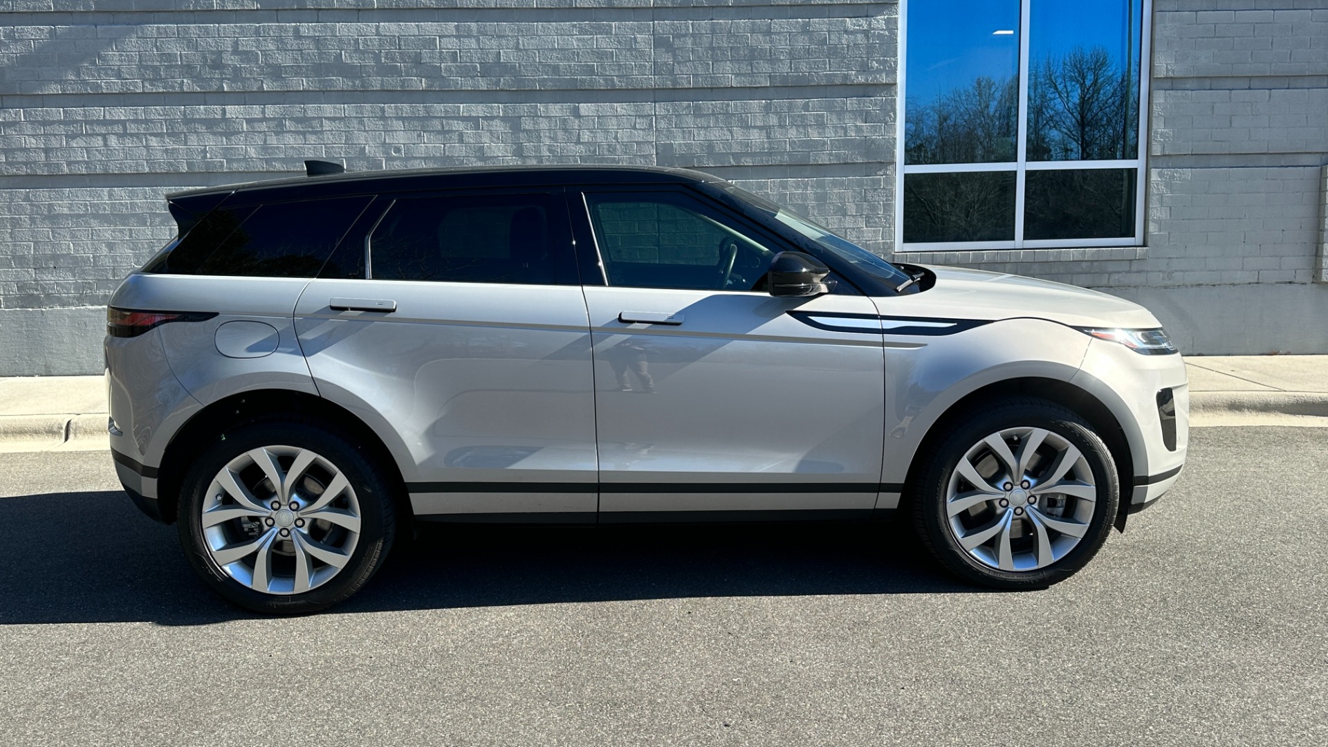 Used 2020 Land Rover Range Rover Evoque S / DRIVE PACK / PANORAMIC ROOF / 20IN WHEELS / MERIDIAN SOUND for sale Sold at Formula Imports in Charlotte NC 28227 3