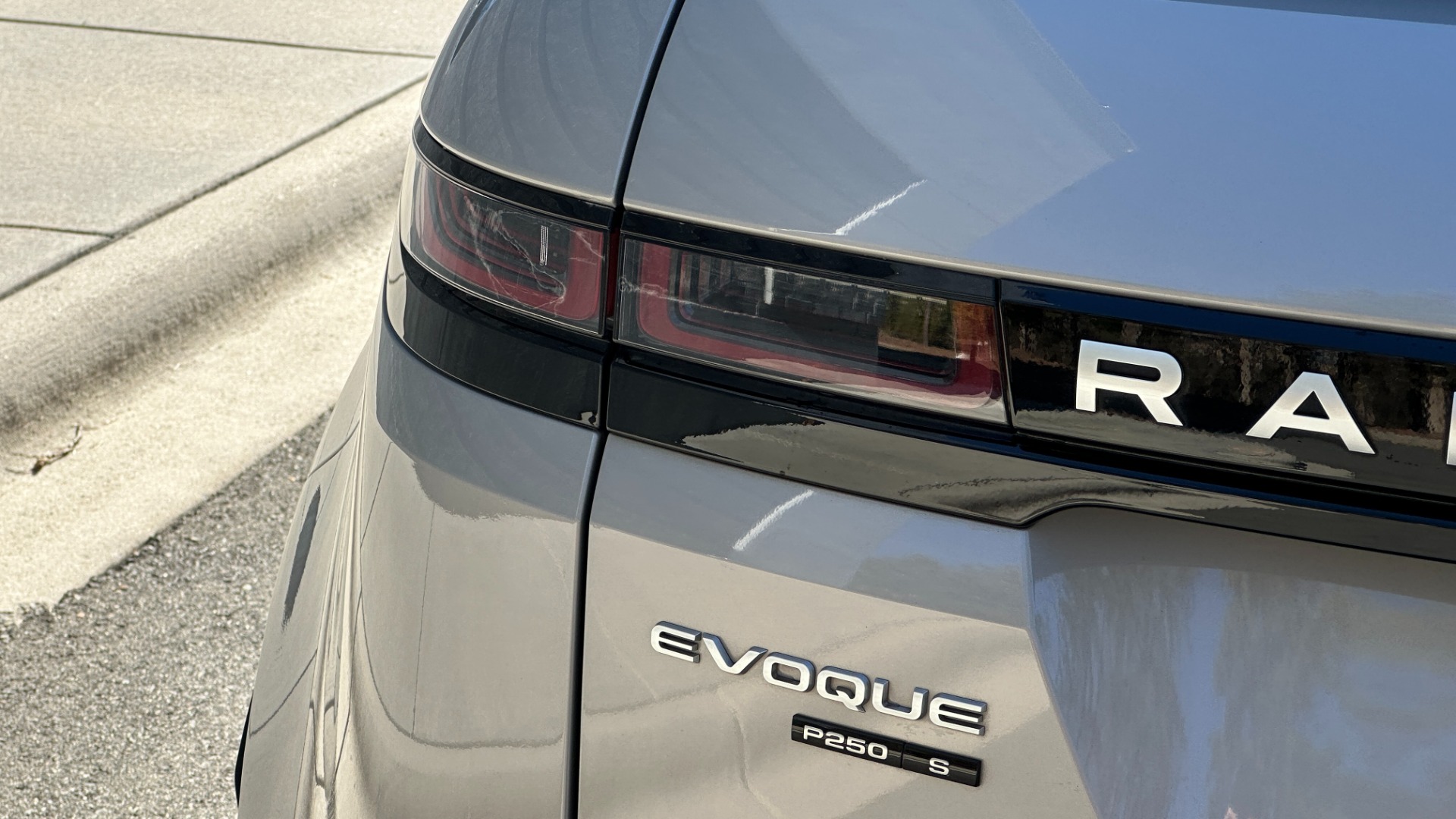 Used 2020 Land Rover Range Rover Evoque S / DRIVE PACK / PANORAMIC ROOF / 20IN WHEELS / MERIDIAN SOUND for sale Sold at Formula Imports in Charlotte NC 28227 35