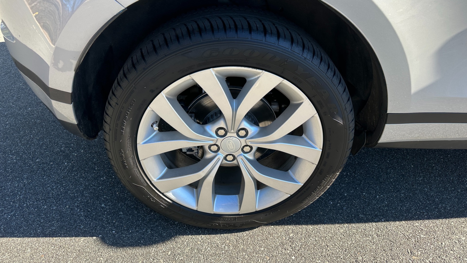 Used 2020 Land Rover Range Rover Evoque S / DRIVE PACK / PANORAMIC ROOF / 20IN WHEELS / MERIDIAN SOUND for sale Sold at Formula Imports in Charlotte NC 28227 42