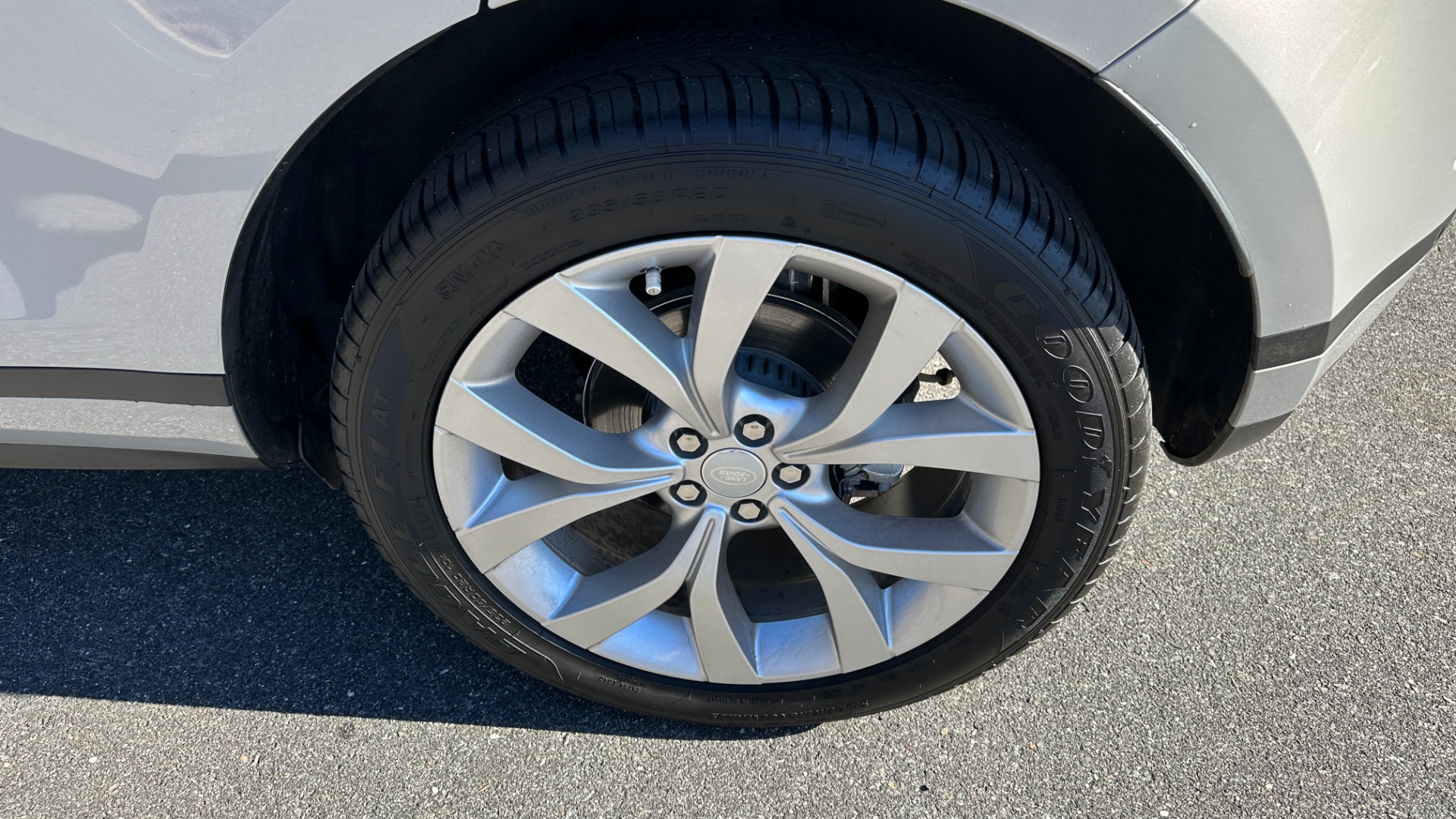 Used 2020 Land Rover Range Rover Evoque S / DRIVE PACK / PANORAMIC ROOF / 20IN WHEELS / MERIDIAN SOUND for sale Sold at Formula Imports in Charlotte NC 28227 43