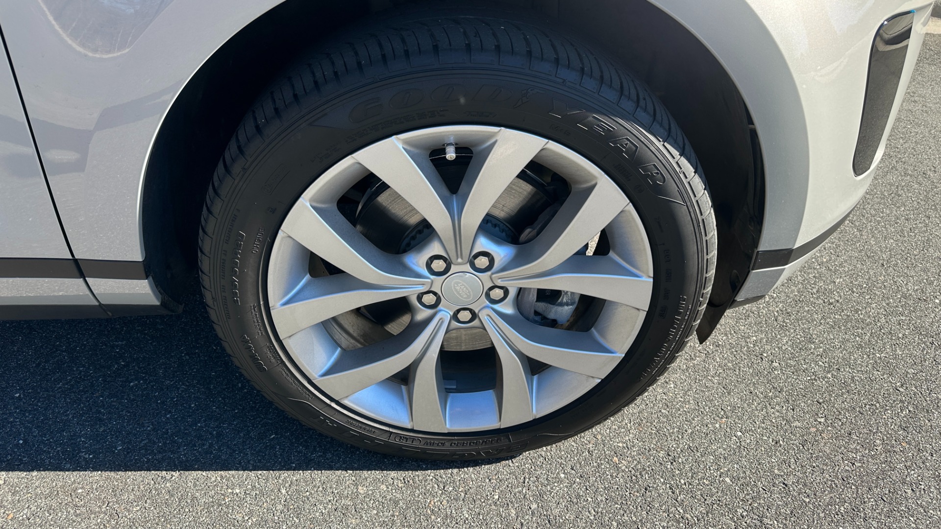 Used 2020 Land Rover Range Rover Evoque S / DRIVE PACK / PANORAMIC ROOF / 20IN WHEELS / MERIDIAN SOUND for sale Sold at Formula Imports in Charlotte NC 28227 45