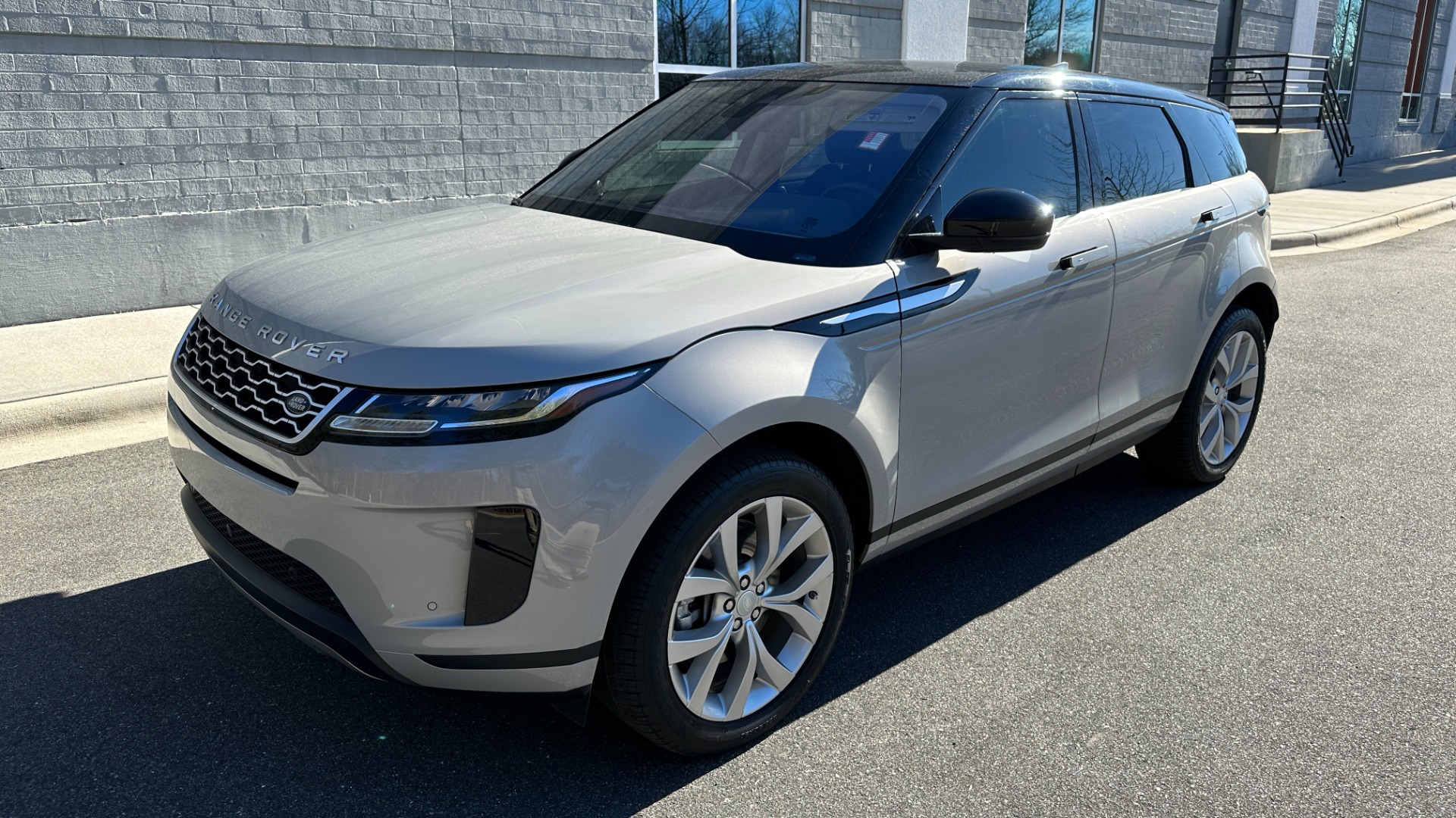 Used 2020 Land Rover Range Rover Evoque S / DRIVE PACK / PANORAMIC ROOF / 20IN WHEELS / MERIDIAN SOUND for sale Sold at Formula Imports in Charlotte NC 28227 5
